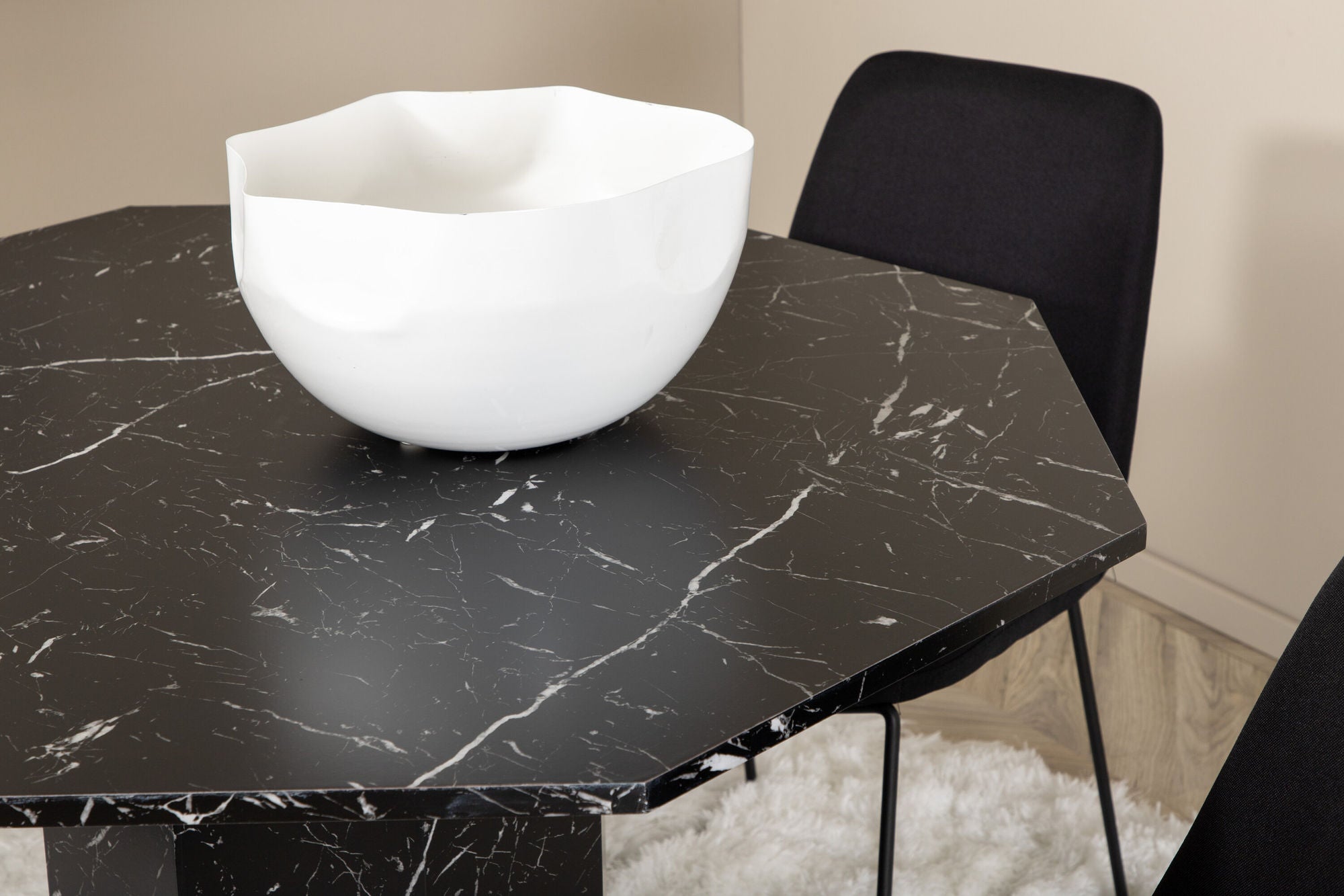 Venture Home Marbs rund spisebord , Black Black Glass Marble+Muce Spisebordsstol , Black Legs , Black Fabric_4