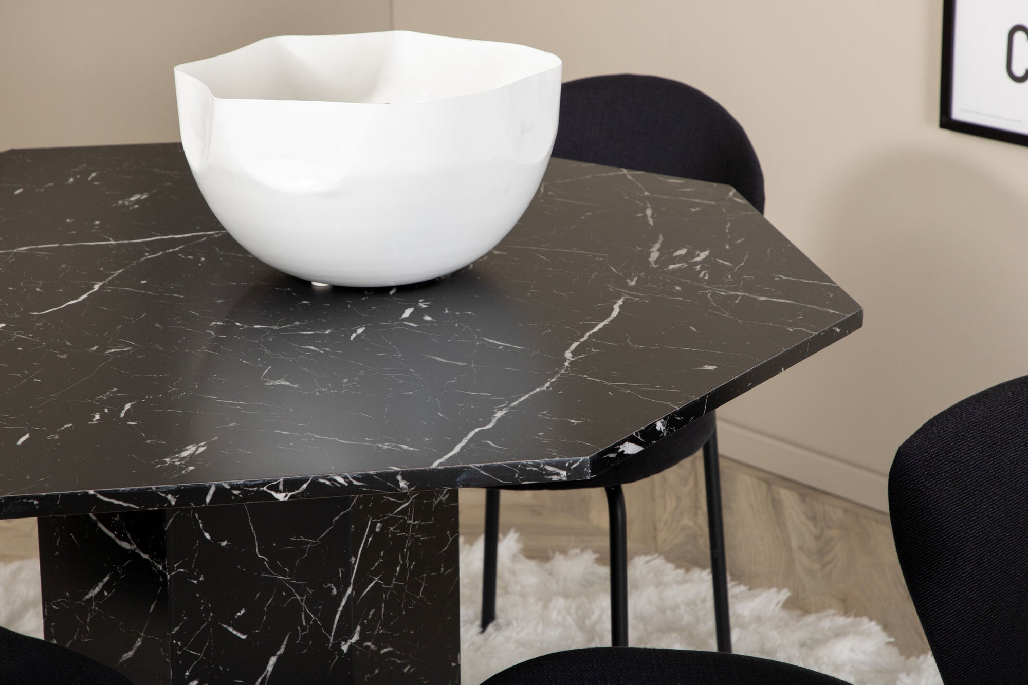 Venture Home Marbs rund spisebord , Black Black Glass Marble+Vault Spisebordsstol , Black Legs , Black Fabric_4