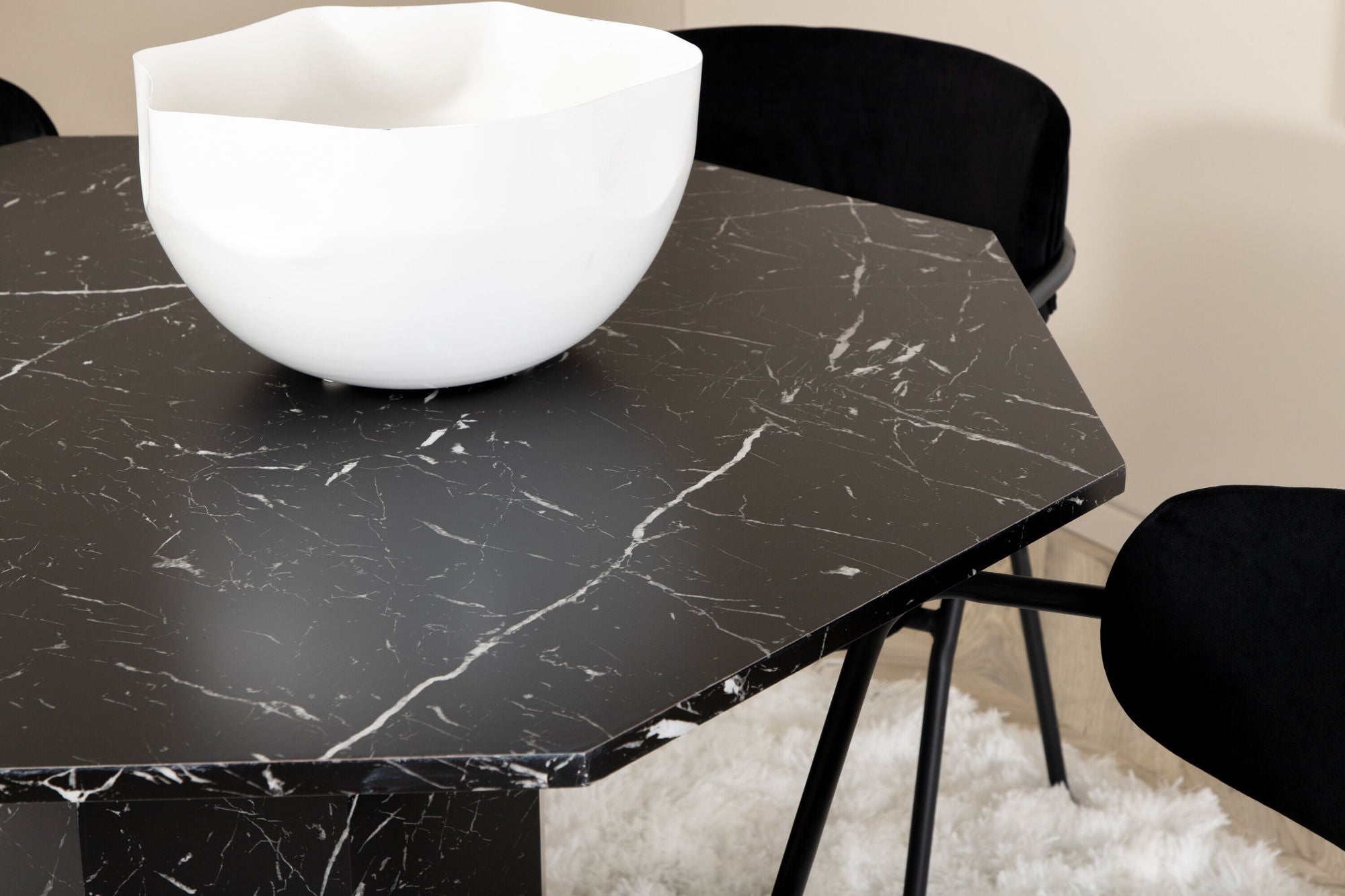 Venture Home Marbs rund spisebord , Black Black Glass Marble+Arrow armchair , Black Legs , Black Velvet_4