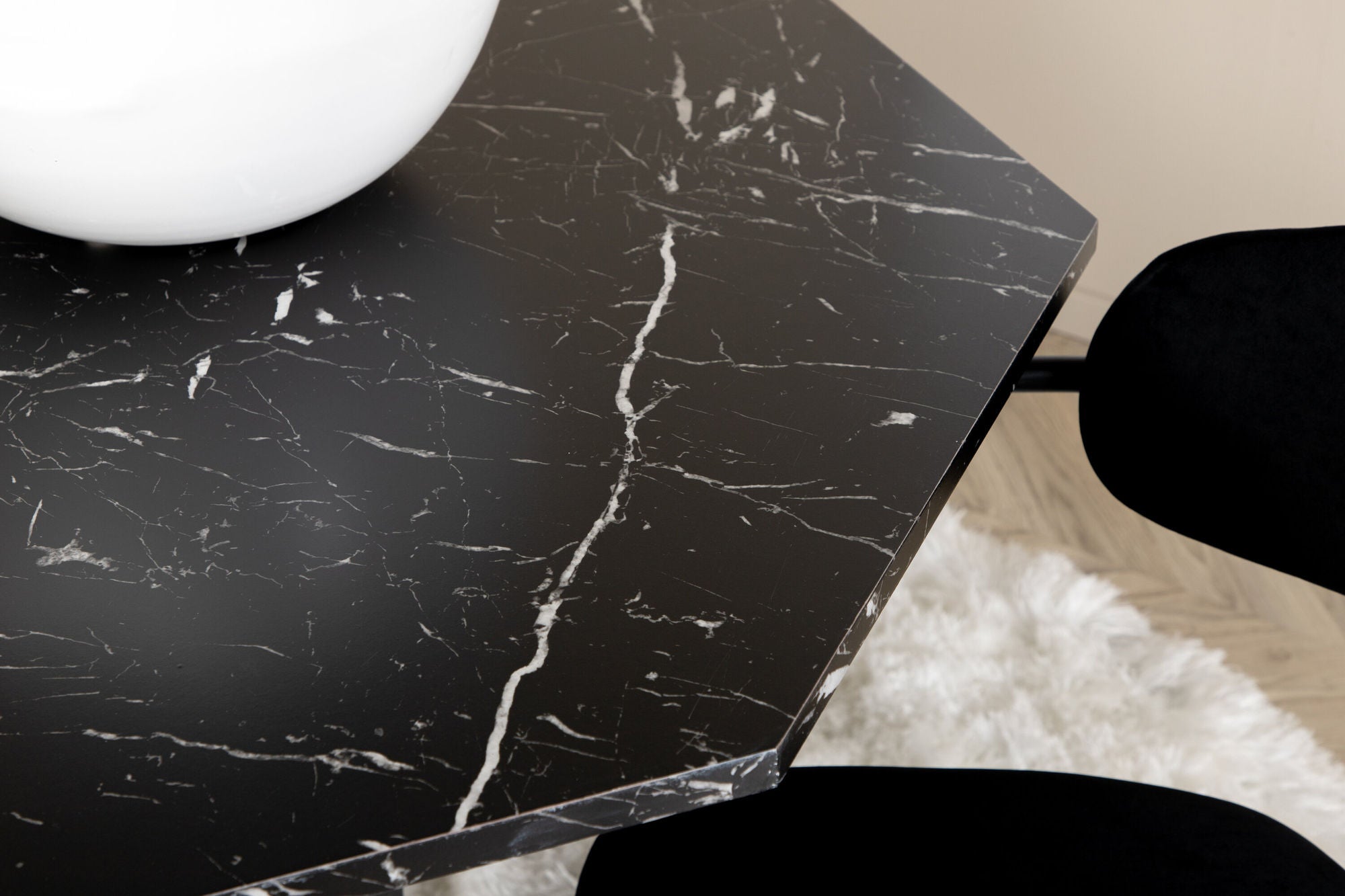 Venture Home Marbs rund spisebord , Black Black Glass Marble+Arrow armchair , Black Legs , Black Velvet_4
