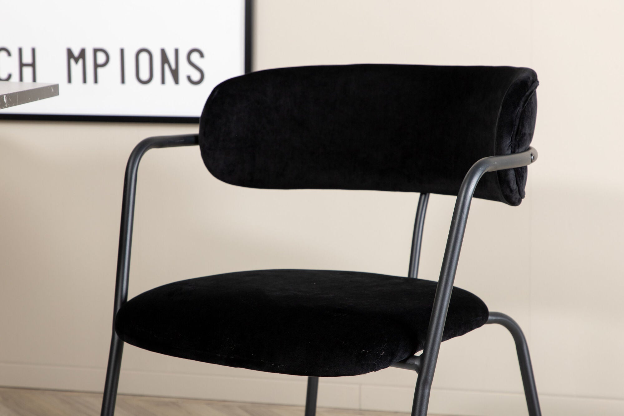Venture Home Marbs rund spisebord , Black Black Glass Marble+Arrow armchair , Black Legs , Black Velvet_4