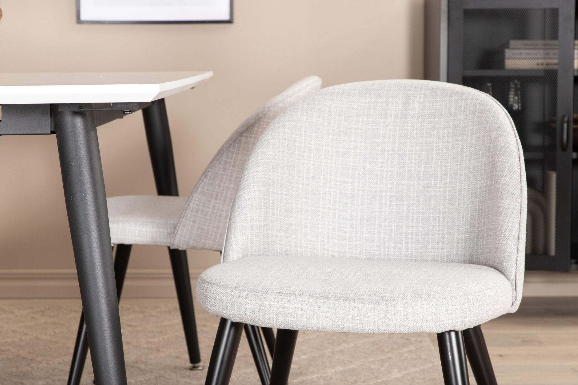 Venture Home Jimmy spisebord , Black White HPL+Velvet Dining Chiar , Black legs , Light GreyFabric_4