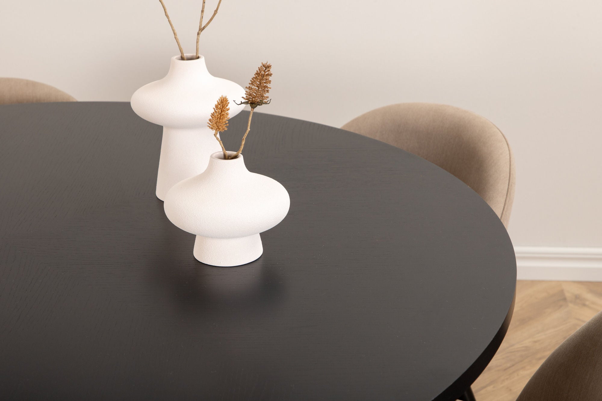 Venture Home Copenhagen - spisebord round - Black / Black+Velvet Stitches stol - Black / Beige Fabric (Polyester linen )_6