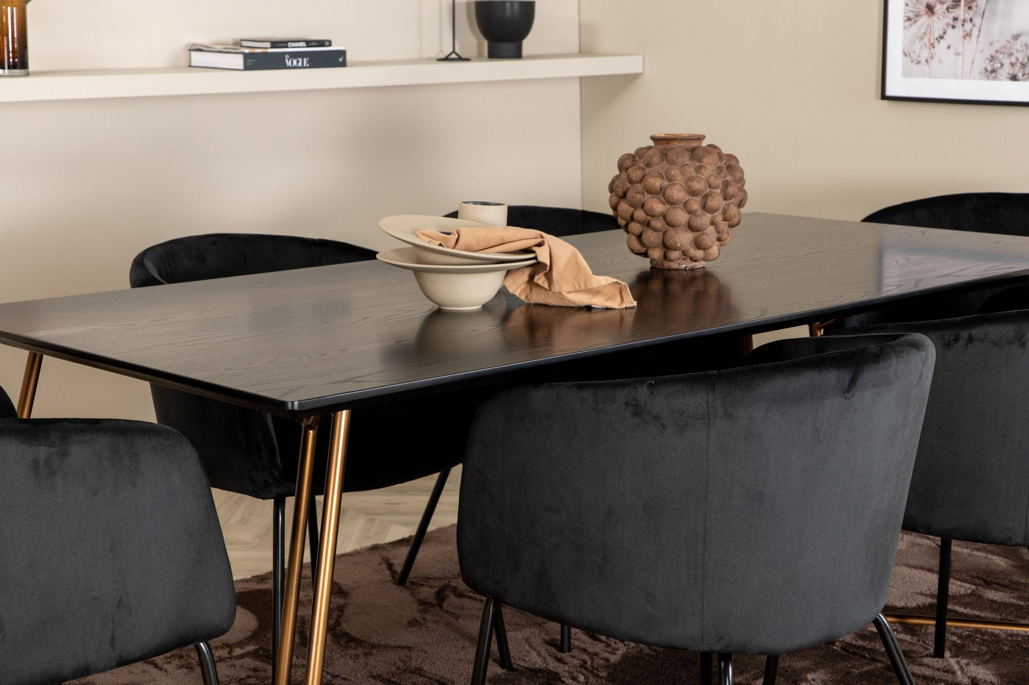 Venture Home Petra spisebord , Distressed Copper Black Veneer+Berit stol , Black Black Velvet_6