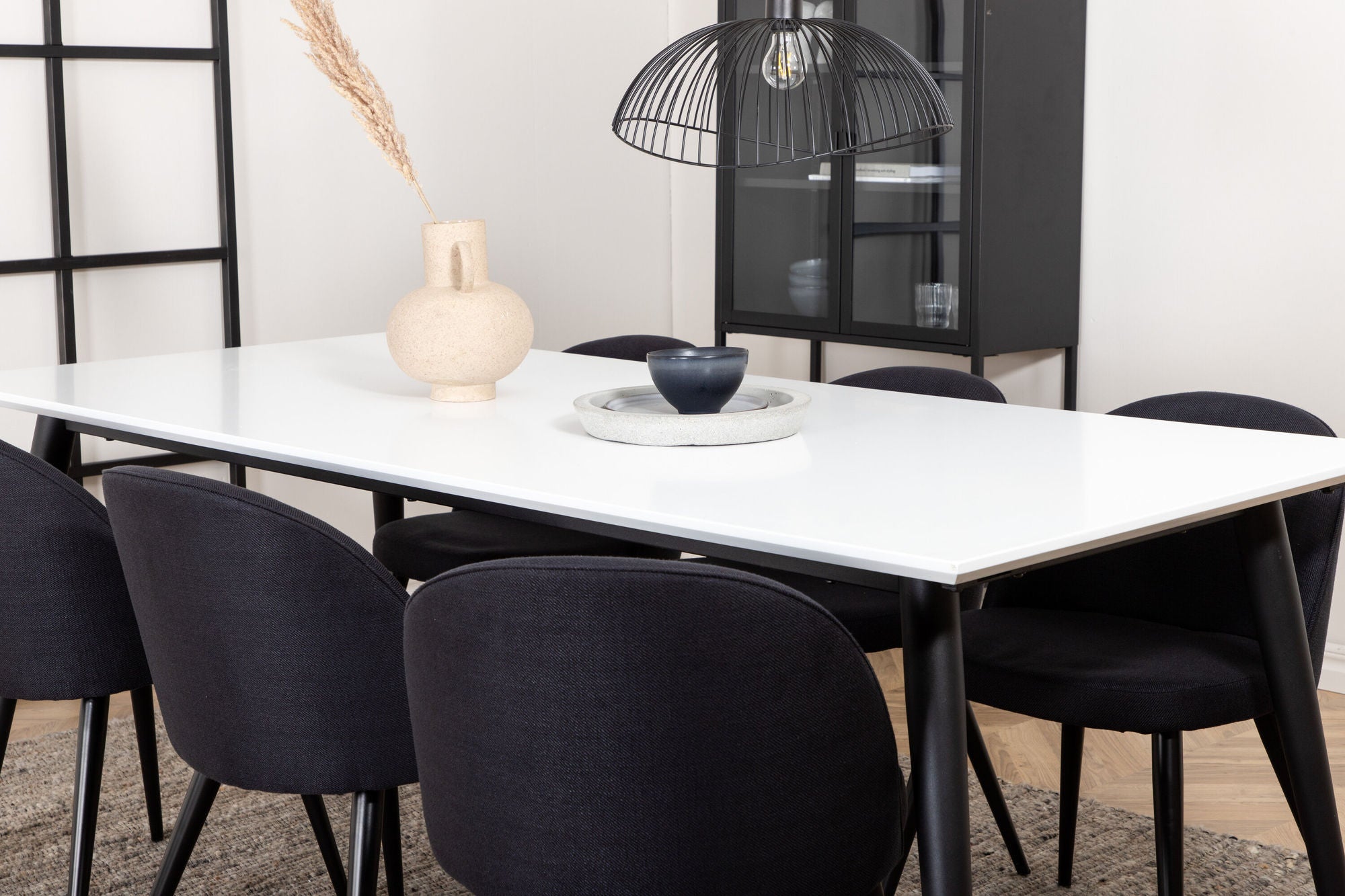 Venture Home Jimmy spisebord , Black White HPL+Velvet Dining Chiar , Black legs, Black Fabric_6