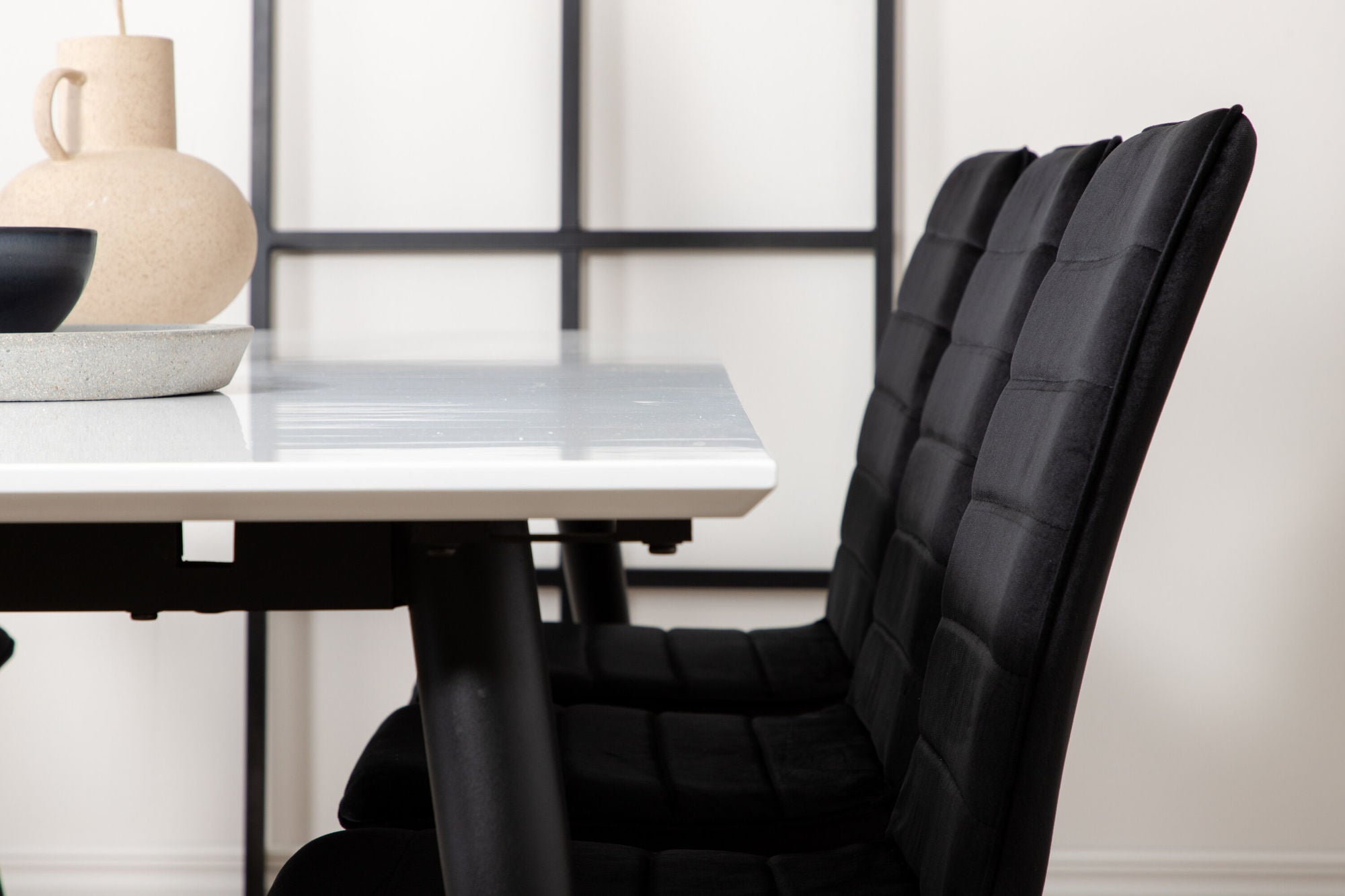 Venture Home Jimmy spisebord , Black White HPL+Windu Lyx stol , Black Black Velvet_6
