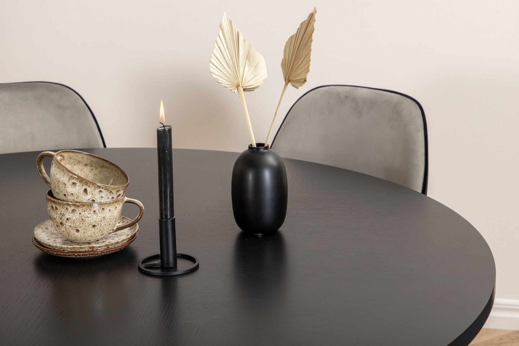 Venture Home Copenhagen - spisebord round - Black / Black+Emma stol - Black / Black and Light Grey Black Velvet in Back Grey Velvet in front_6