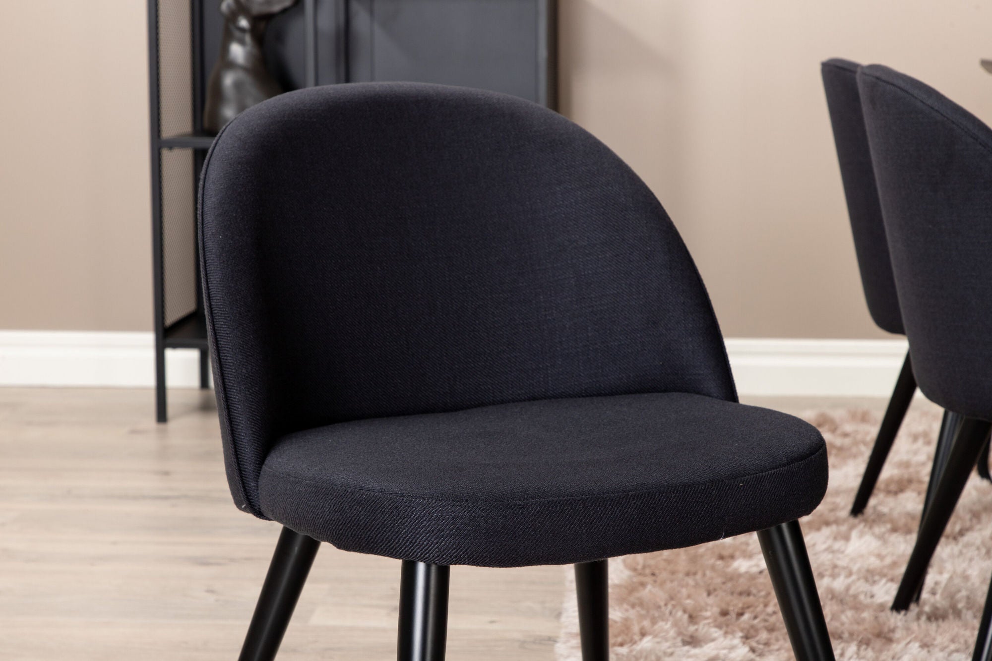 Venture Home Petra spisebord , Black Black Veneer+Velvet Dining Chiar , Black legs, Black Fabric_6