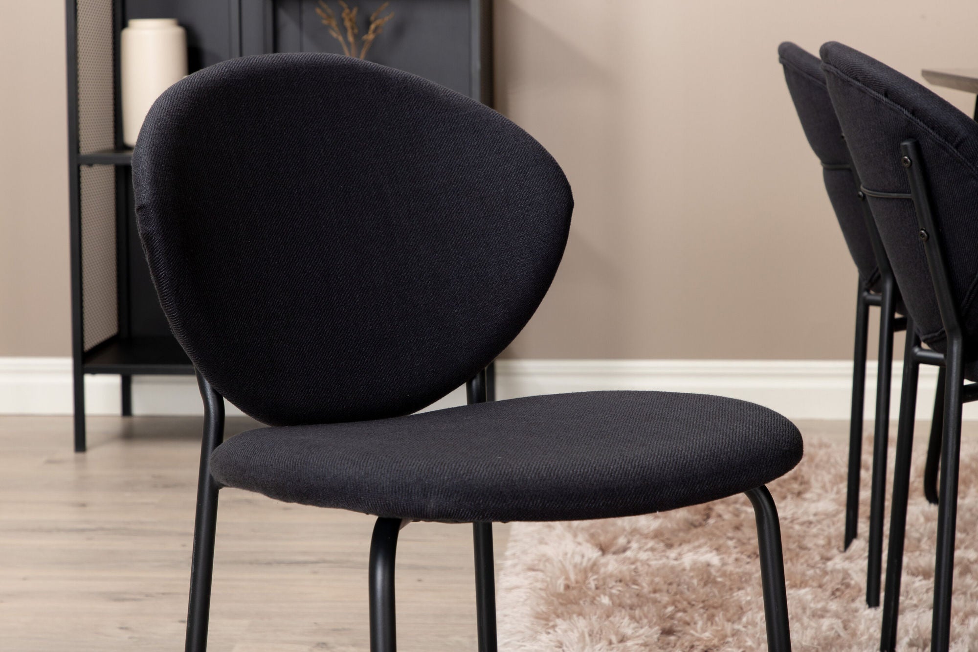 Venture Home Petra spisebord , Black Black Veneer+Vault Spisebordsstol , Black Legs , Black Fabric_6