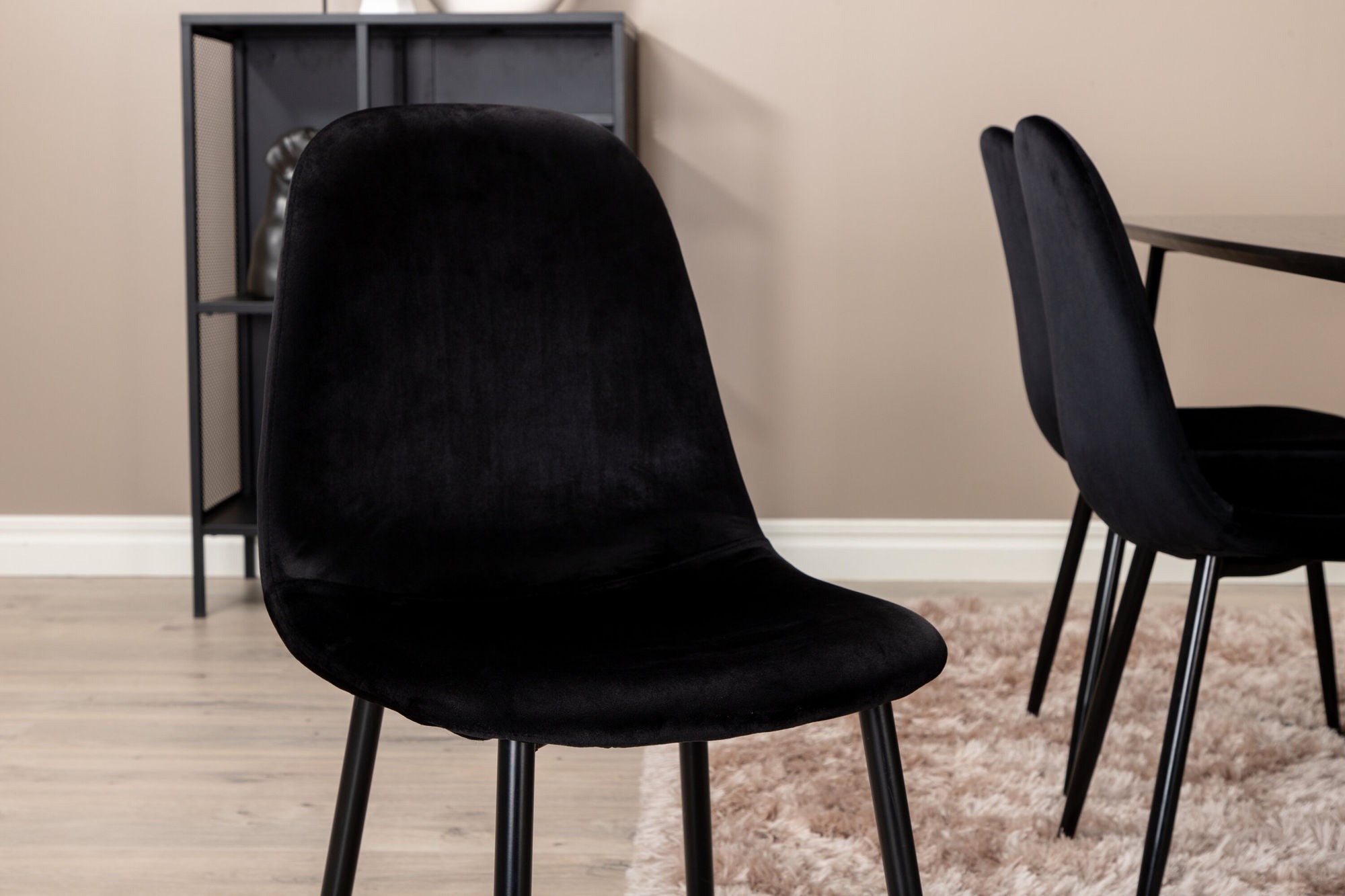 Venture Home Petra spisebord , Black Black Veneer+Polar Spisebordsstol , Black legs Black Velvet (ers√§tter 19902,888)_6