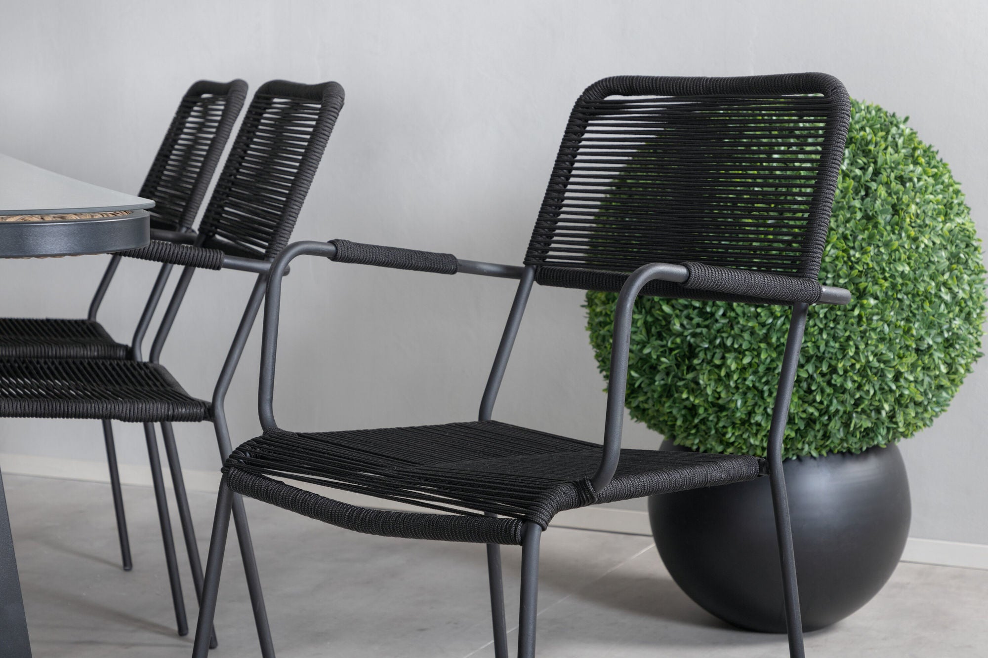 Venture Home Paola spisebord - Black Steel / Nature Wicker - 200*100+Lindos Armchair - Black Alu / Black Rope_6