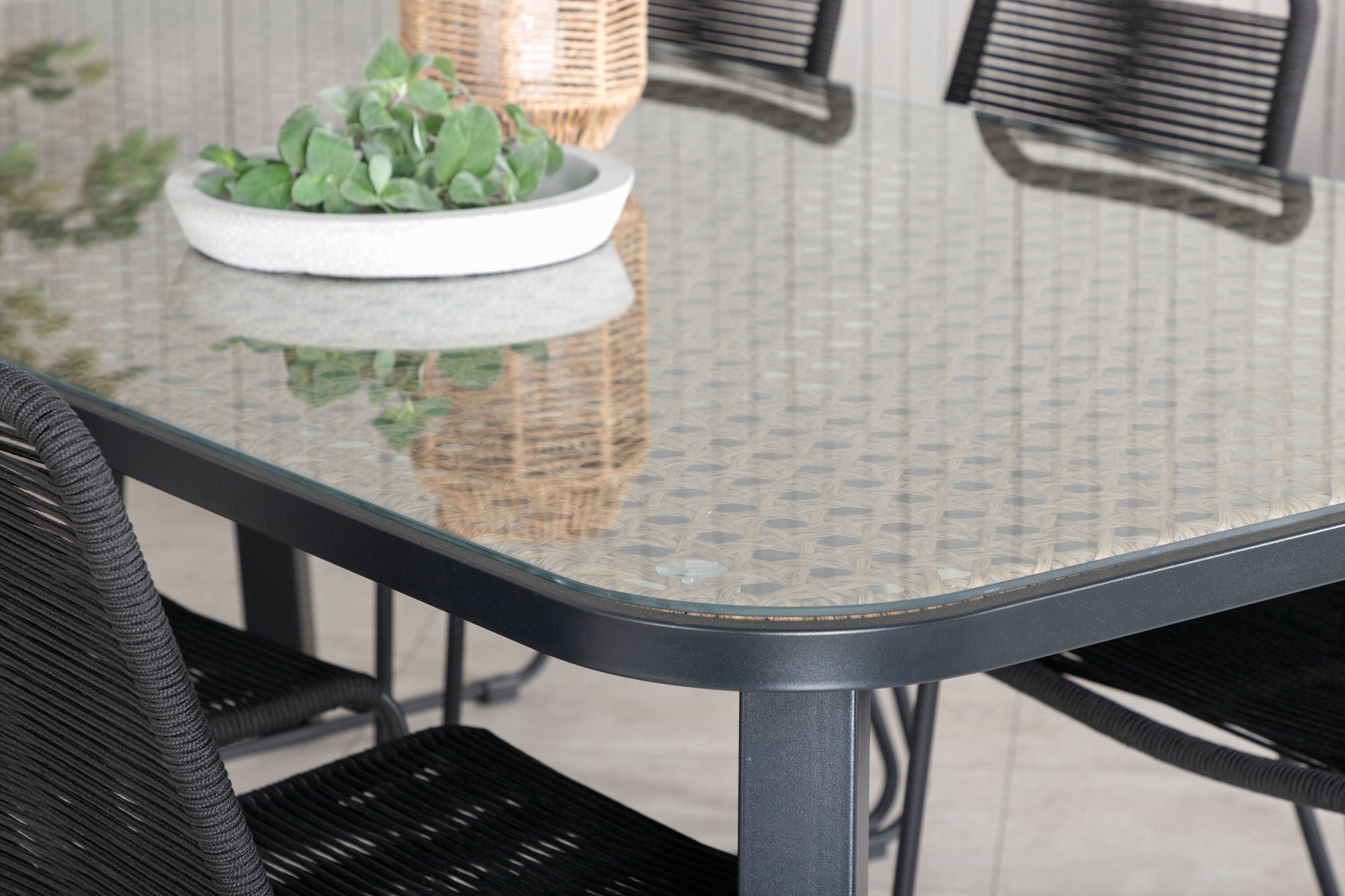 Venture Home Paola spisebord - Black Steel / Nature Wicker - 200*100+Lindos Stacking stol - Black Alu / Black Rope_6