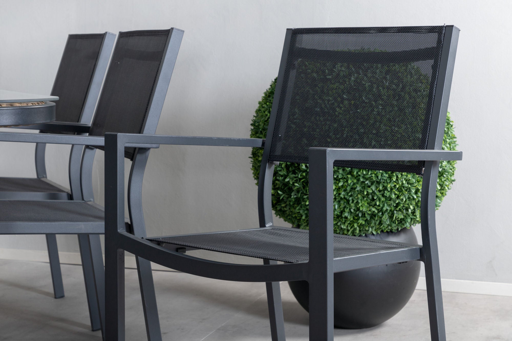 Venture Home Paola spisebord - Black Steel / Nature Wicker - 200*100+Copacabana Stacking stol - Black/Black_6