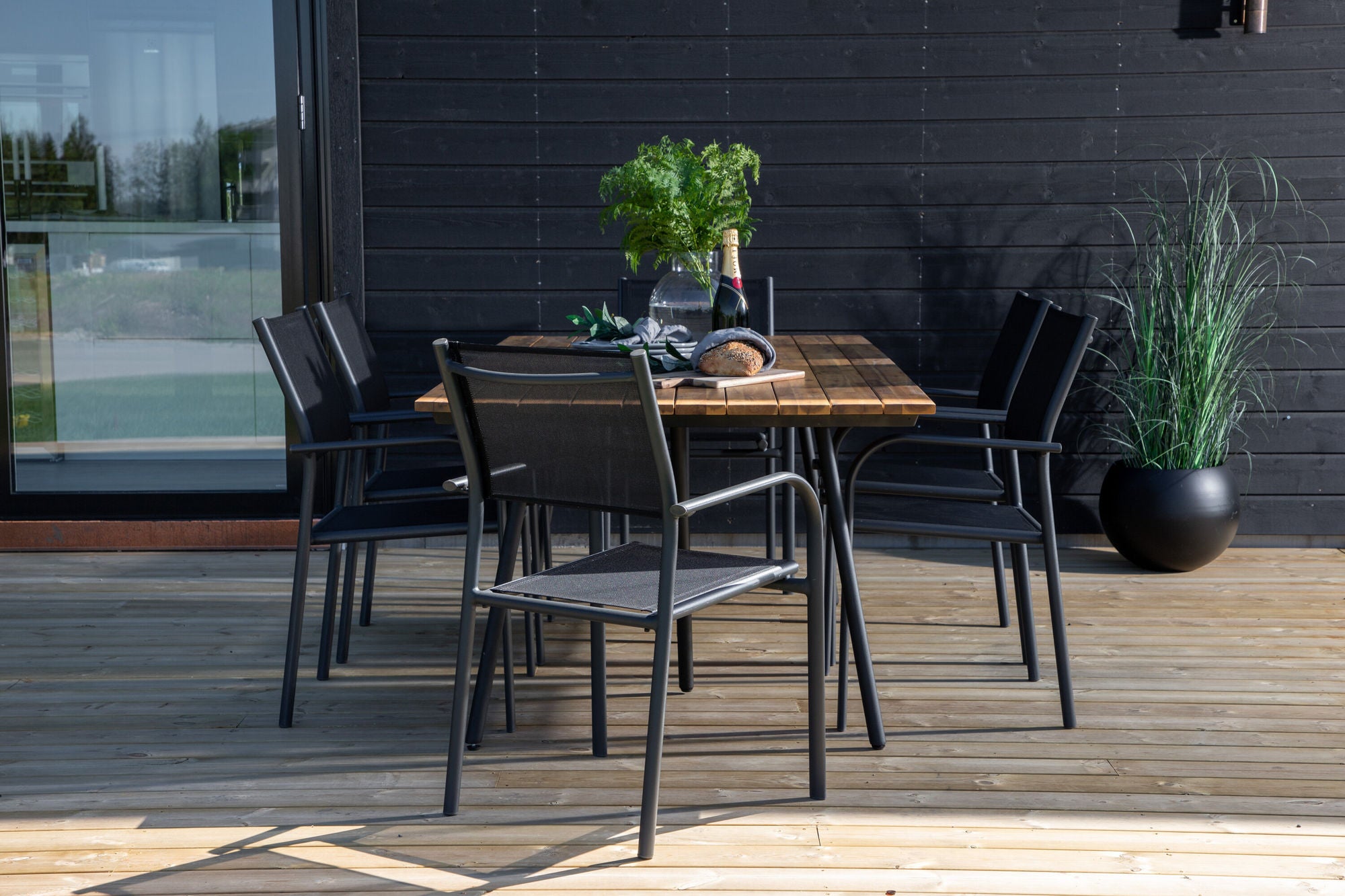 Venture Home Chan spisebord - Black Steel / Acacia (teak look) - 200cm+Santorini Arm stol (Stackable) - Black alu / Black Textilene_6