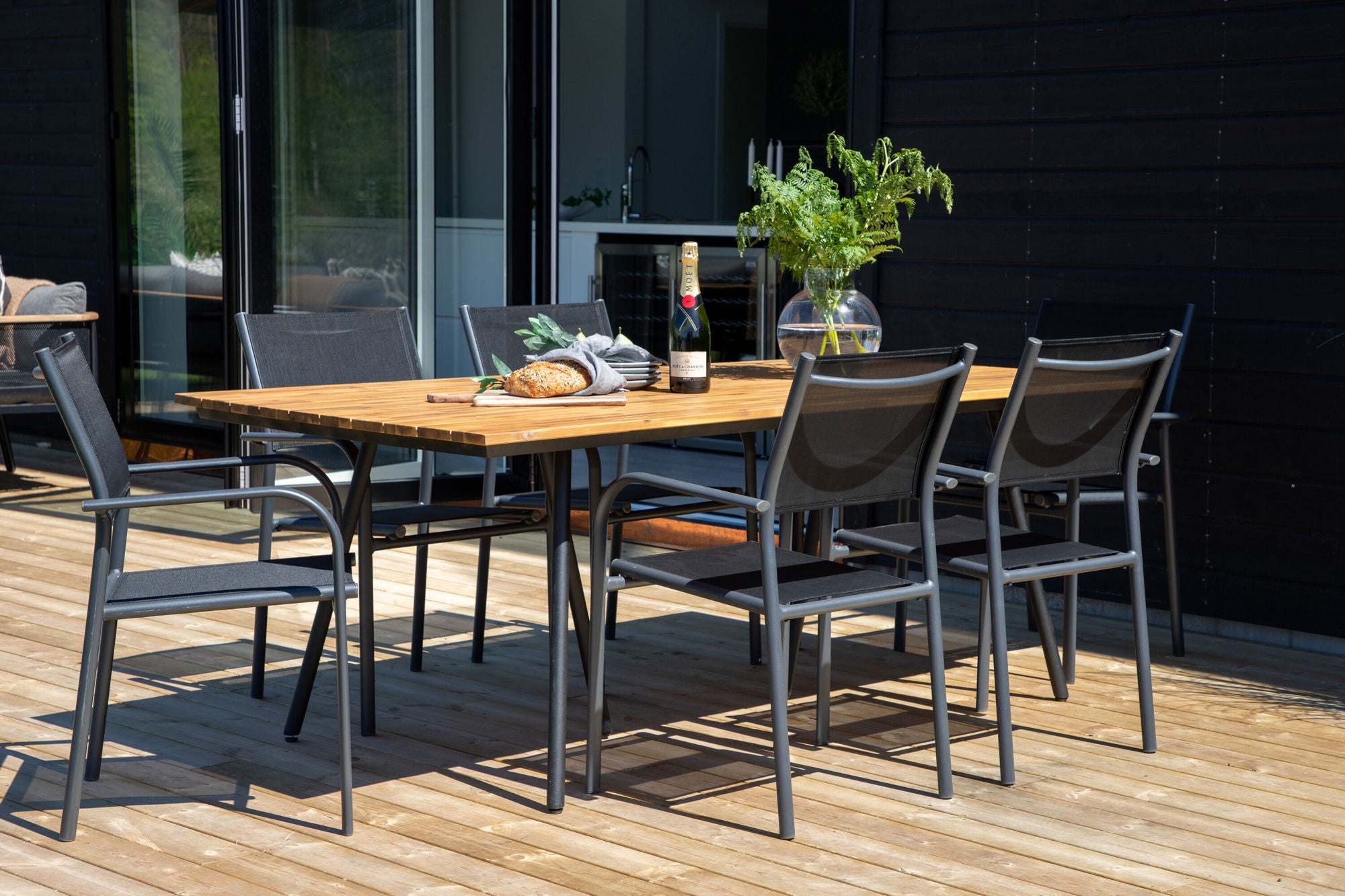 Venture Home Chan spisebord - Black Steel / Acacia (teak look) - 200cm+Santorini Arm stol (Stackable) - Black alu / Black Textilene_6