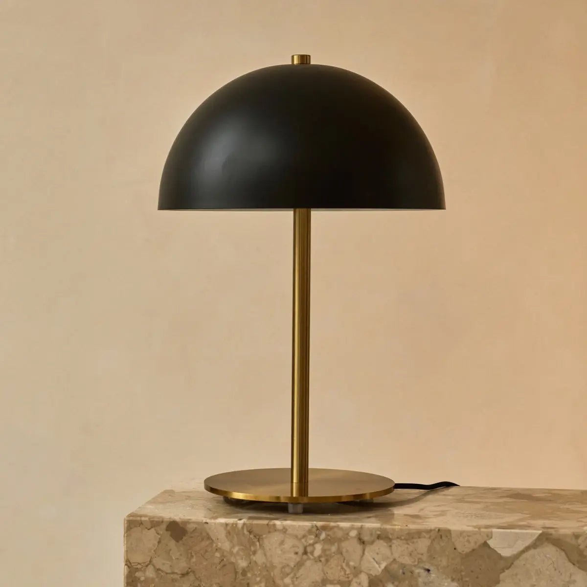 Lola Guld & Sort Bordlampe