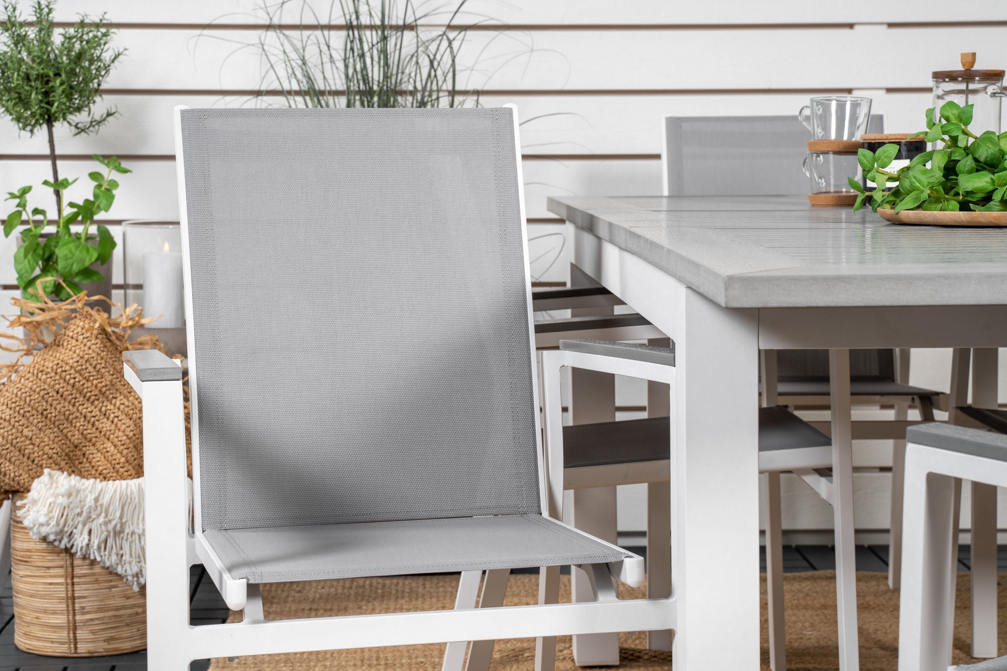 Venture Home Albany spisebord 152/210*90 - White Alu / Grey Aintwood+Parma Arm stol (stac