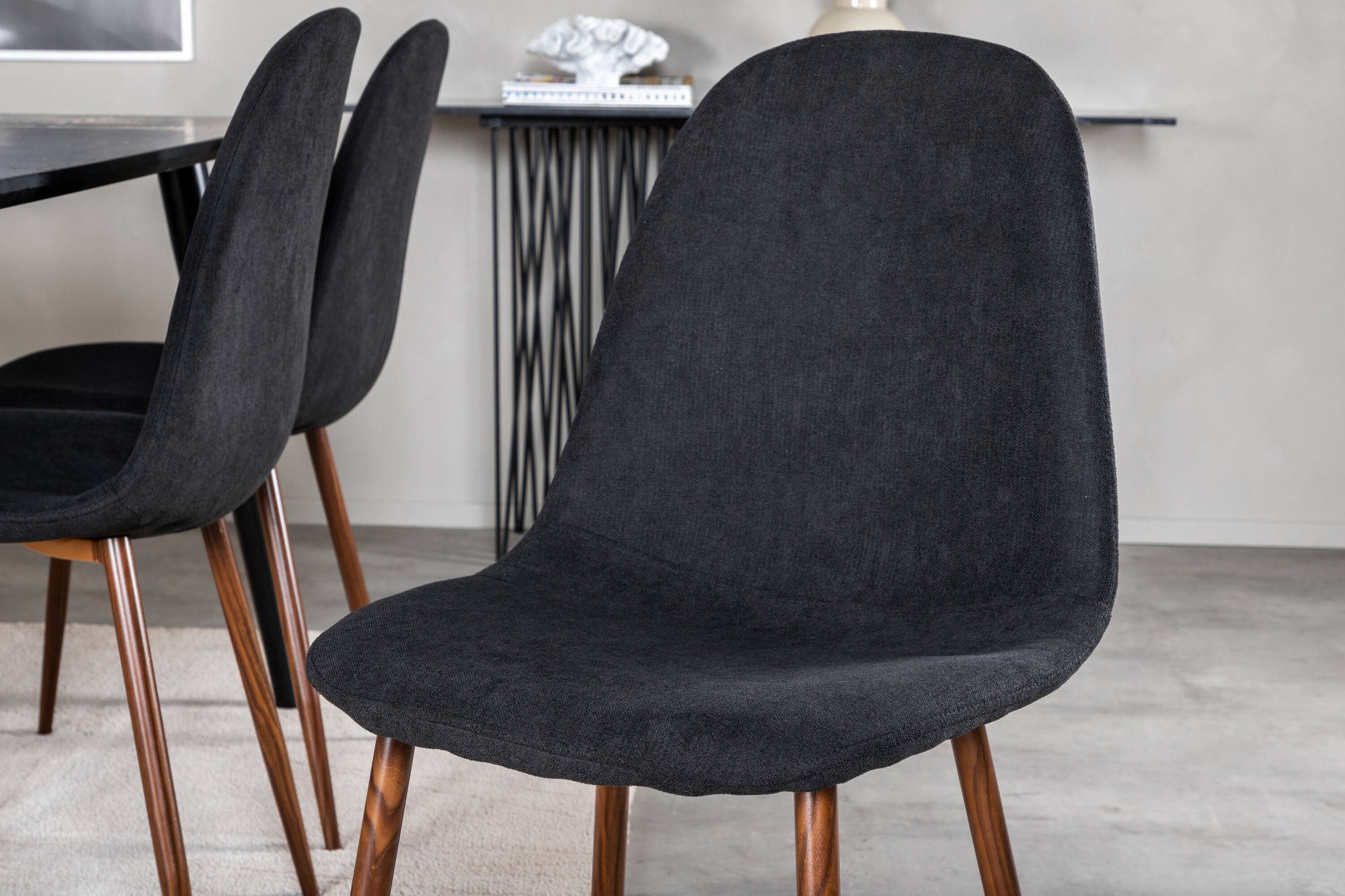 Venture Home Dipp spisebord - 180*90cm - Black Veneer / all black legs +Polar Spisebordsstol - Walnut Legs - Black Fabric_6