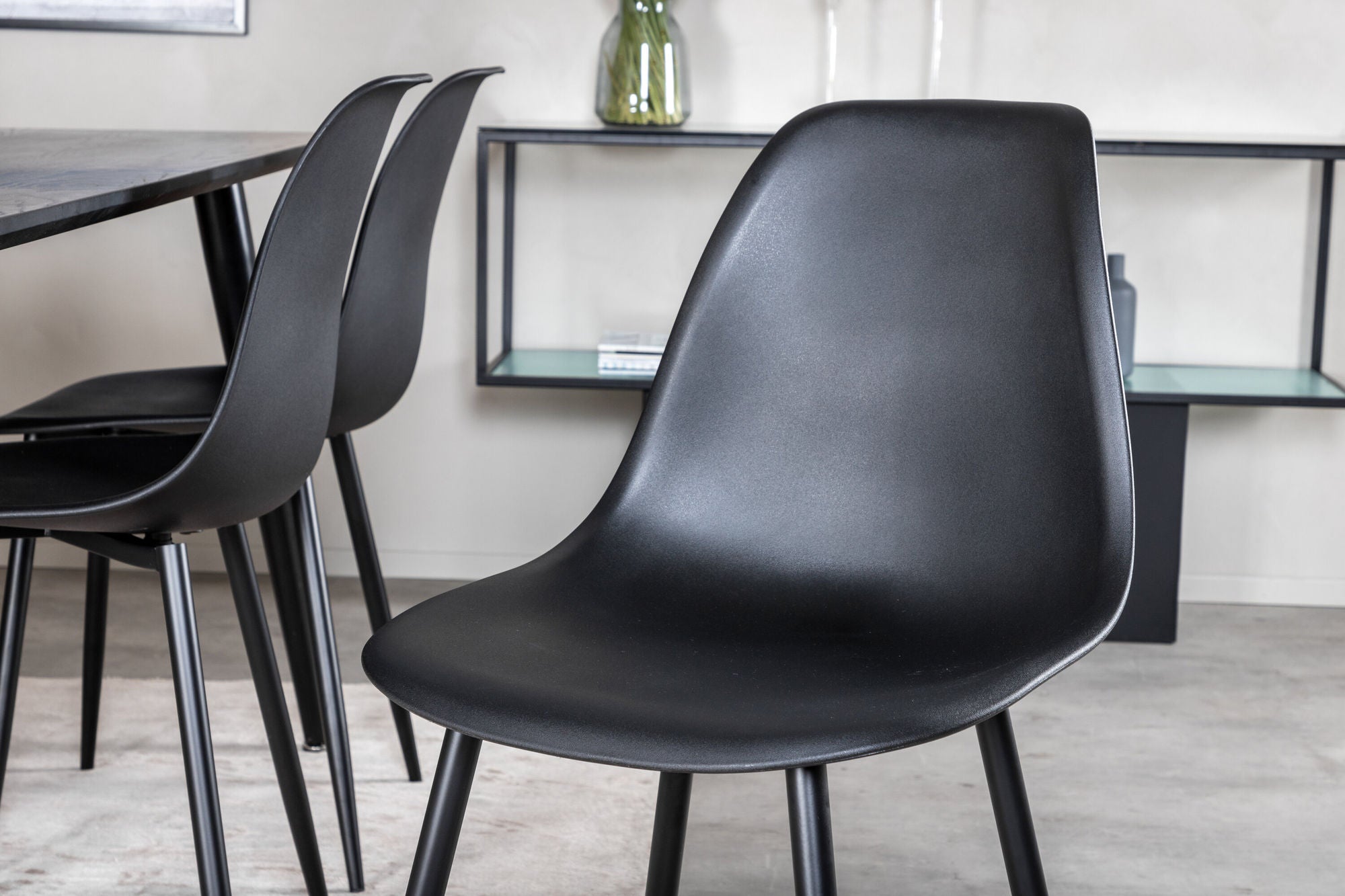Venture Home Dipp spisebord - 180*90cm - Black Veneer / all black legs +Polar Plastic Spisebordsstol - Black Legs / Black Plastic_6