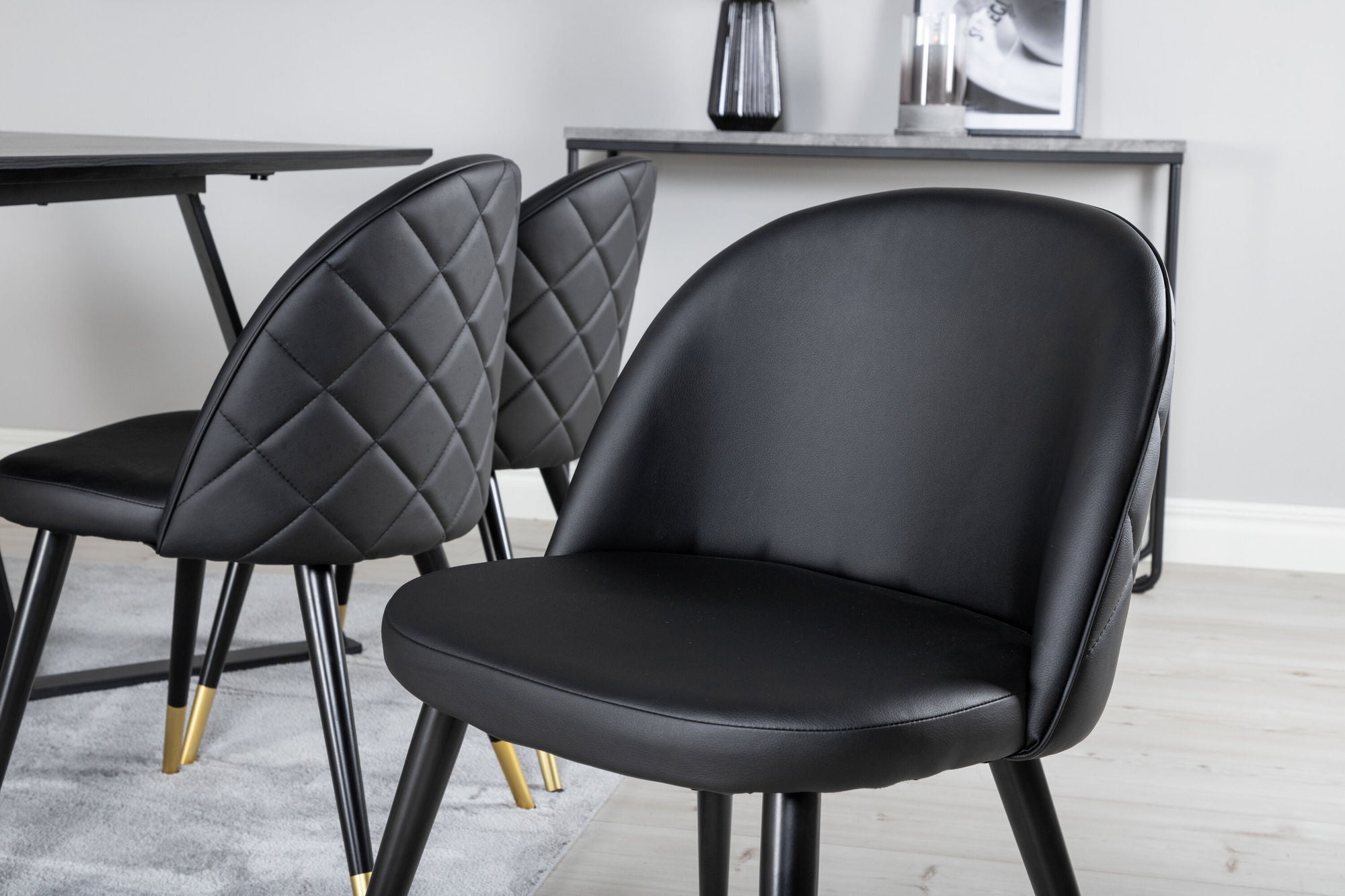 Venture Home Marina spisebord - Black top / Black Legs +Velvet Spisebordsstol w. Stiches - PU - Black / Black_6
