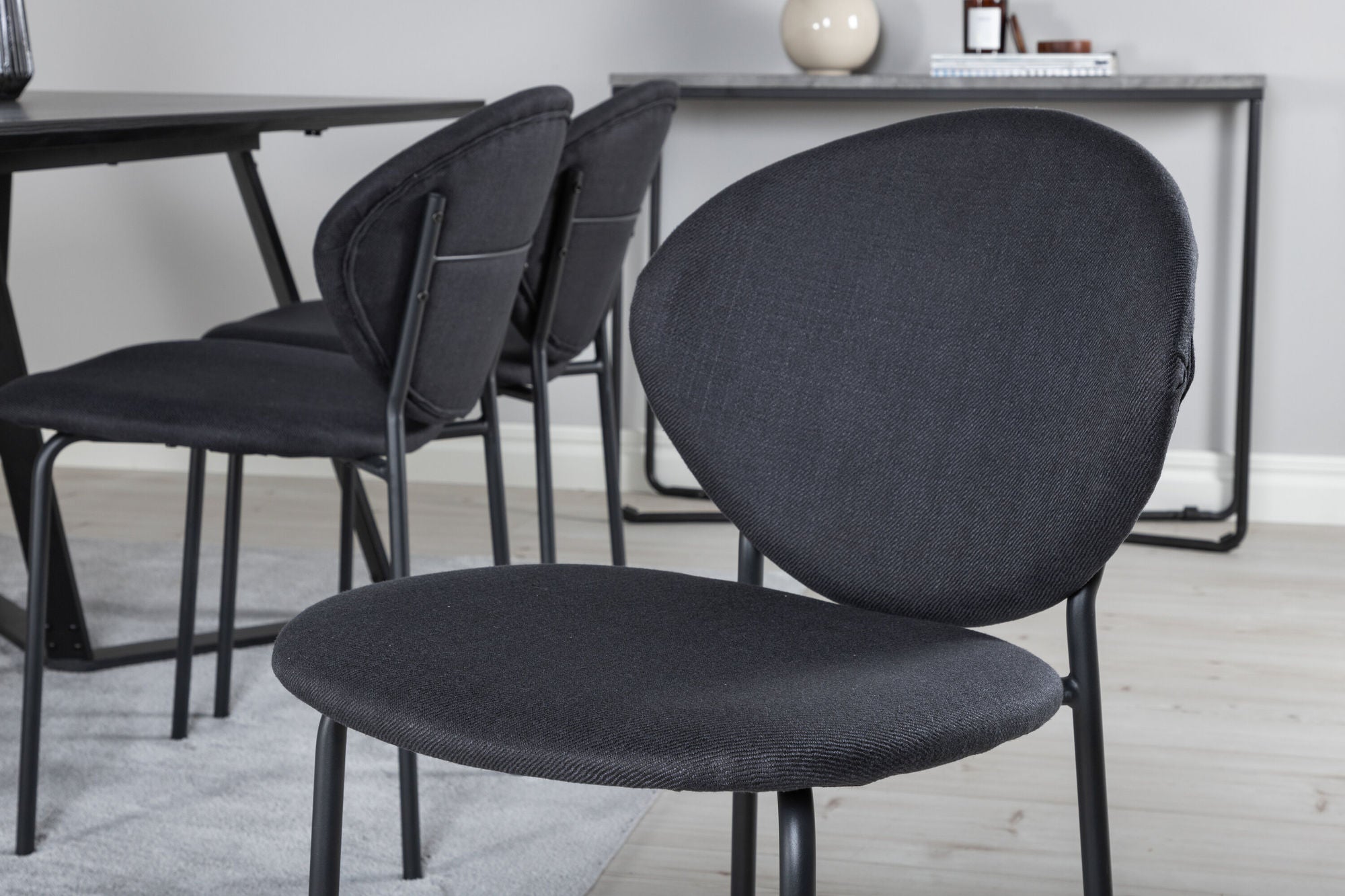 Venture Home Marina spisebord - Black top / Black Legs +Vault Spisebordsstol - Black Legs - Black Fabric_6