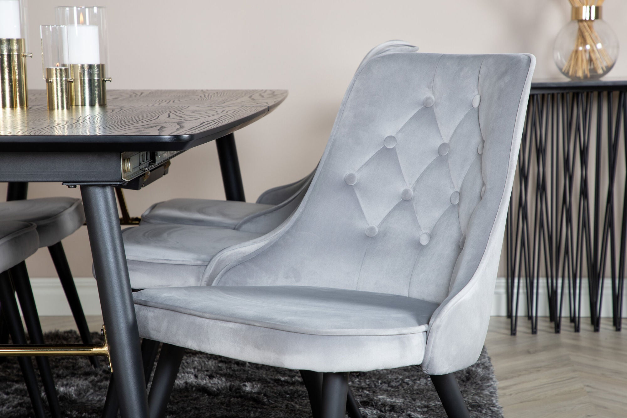 Venture Home Gold Extention bord - 180/220*85*H76 Black Veneer - Black legs - Brass details+Velvet Deluxe Spisebordsstol - Light Grey / Black_6