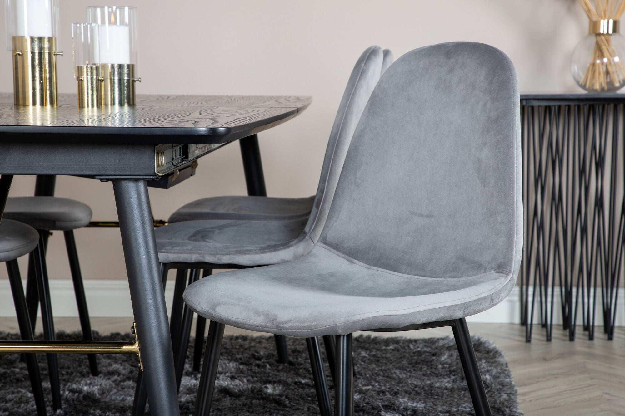 Venture Home Gold Extention bord - 180/220*85*H76 Black Veneer - Black legs - Brass details+Polar Spisebordsstol - Black legs / Light Grey Velvet (ersätter 19902-885)_6