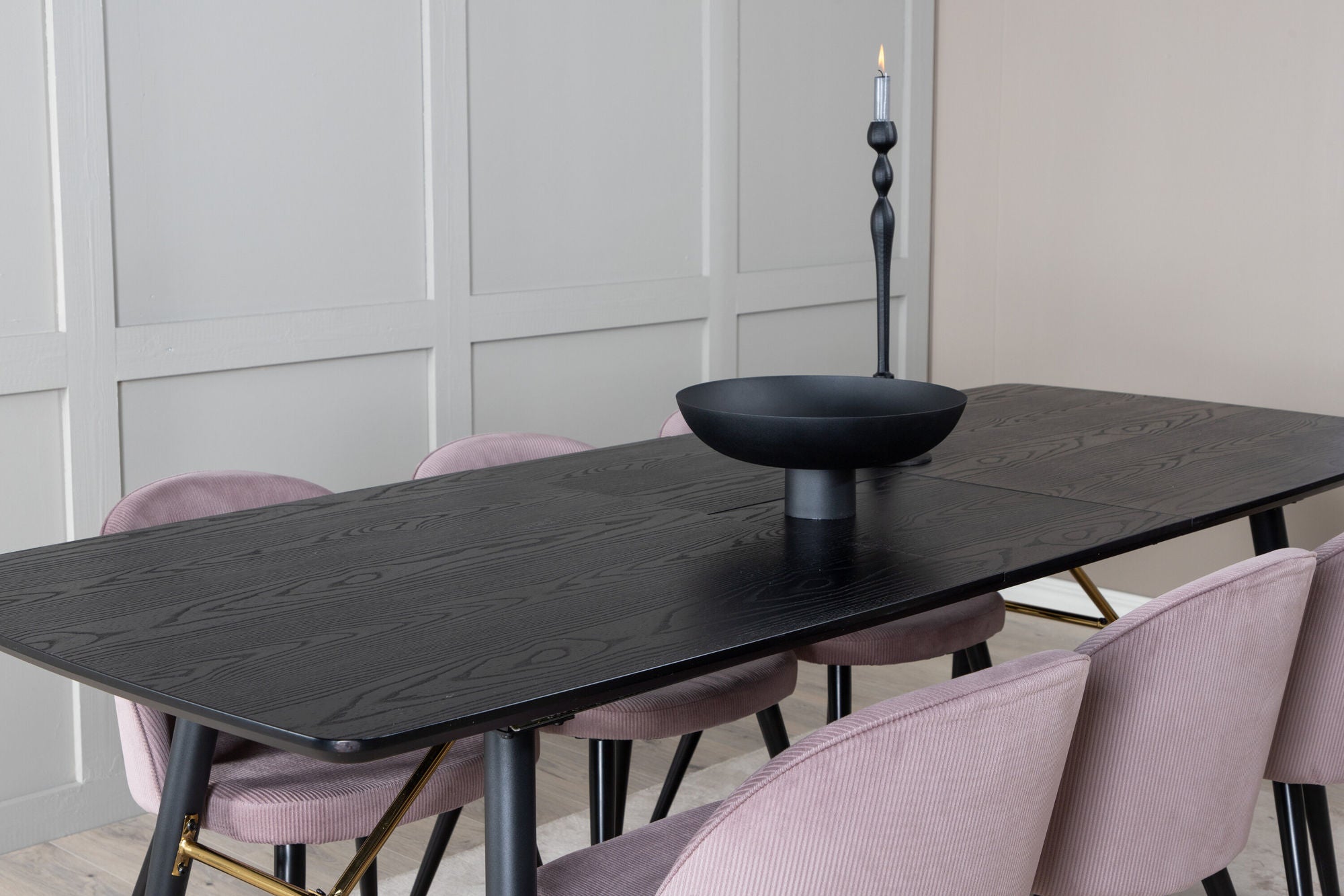 Venture Home Gold Extention bord - 180/220*85*H76 Black Veneer - Black legs - Brass details+Velvet Spisebordsstol Corduroy - Pink / Black_6