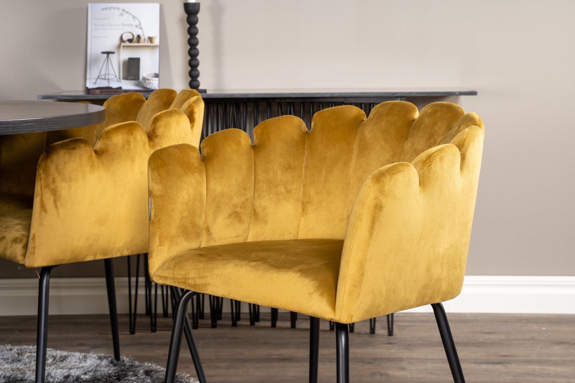 Venture Home Copenhagen - spisebord round - Black / Black+Limhamn - stol - Gold Velvet_6