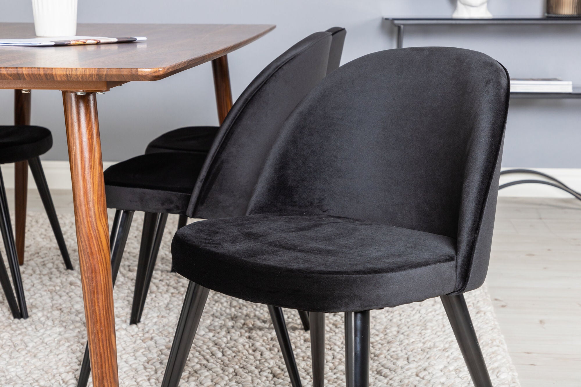 Venture Home Polar spisebord 180 cm - Walnut top - Walnut Legs+Velvet Spisebordsstol - Black / Black_6