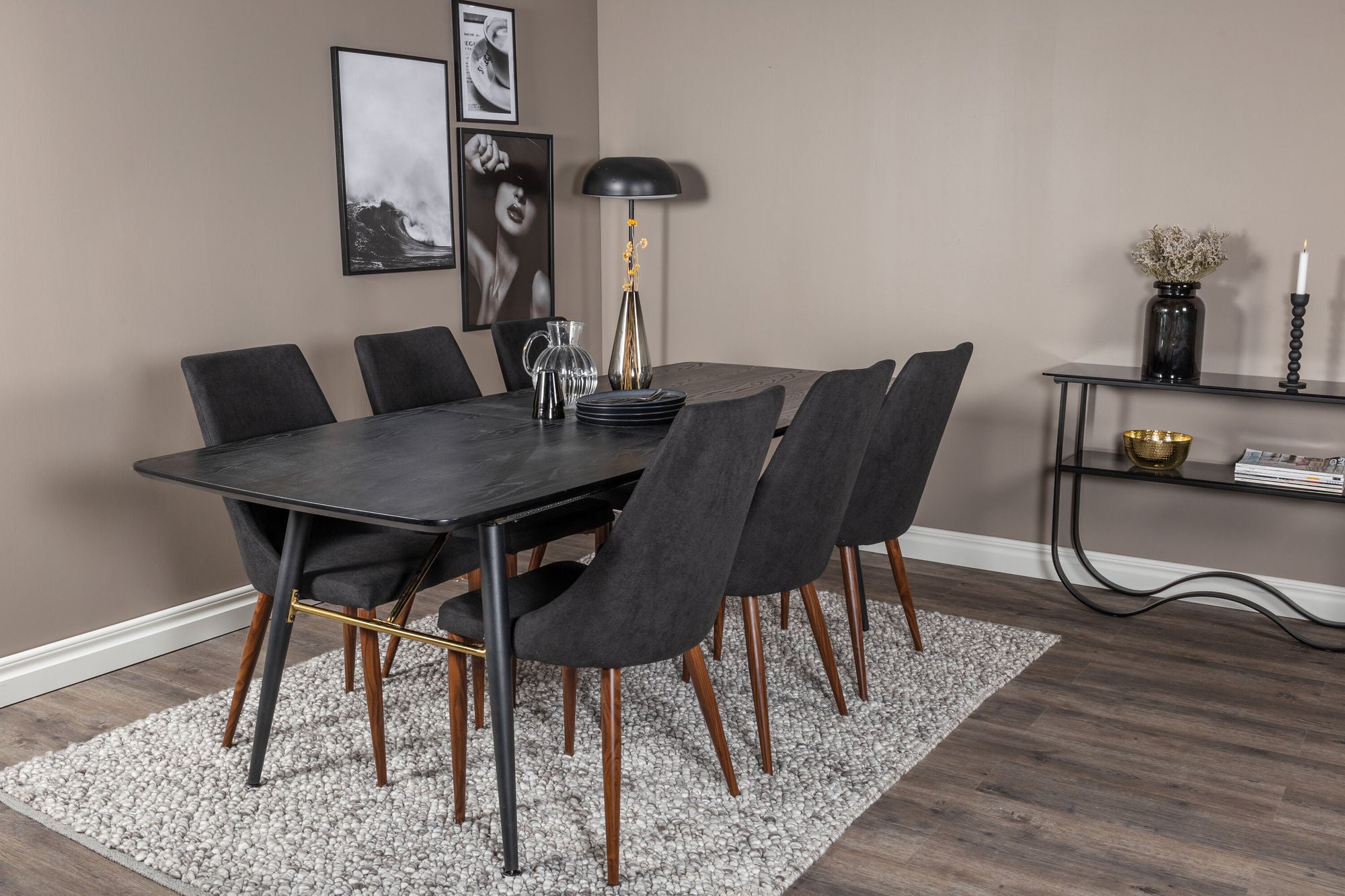 Venture Home Gold Extention bord - 180/220*85*H76 Black Veneer - Black legs - Brass details+Leone Spisebordsstol - Walnut legs - Black Fabric_6