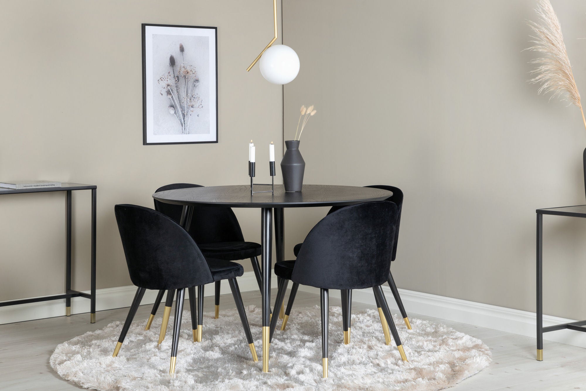 Venture Home Dipp spisebord - 115cm - Black Veneer / black legs w brass dipp - Velvet Spisebordsstol Brass - Black / Black 4