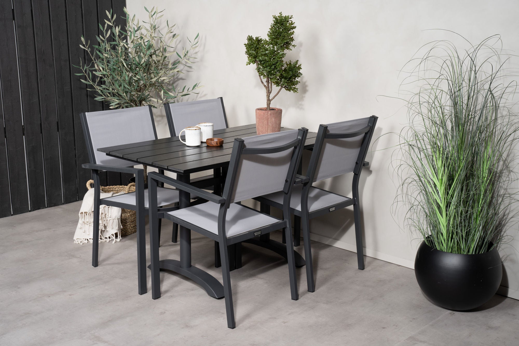 Venture Home Denver Café bord 120*70 - Black Alu / Black Aintwood+Copacabana Arm stol (stac