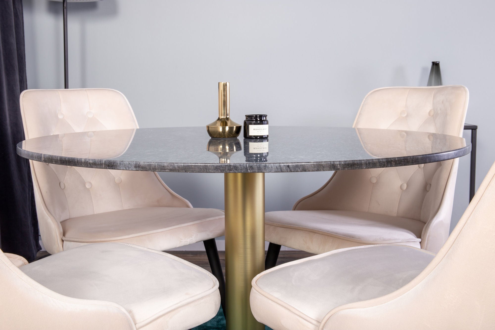 Venture Home Estelle spisebord round 106cm Grey Marble / Brass - Velvet Deluxe Spisebordsstol - Black legs / Beige velvet 4
