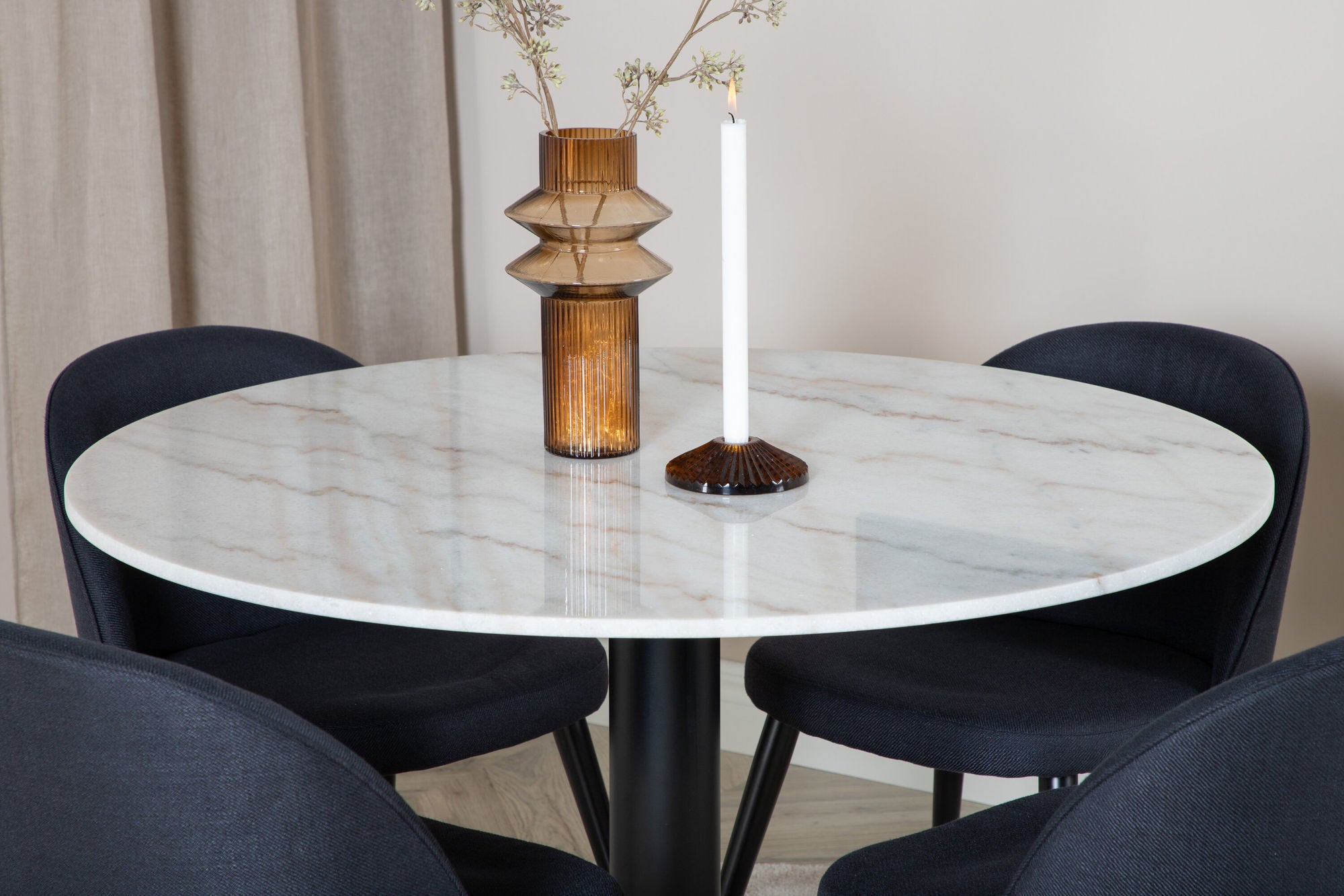 Venture Home Estelle rund spisebord ø106 H75 - White / Black+Velvet Dining Chiar - Blac