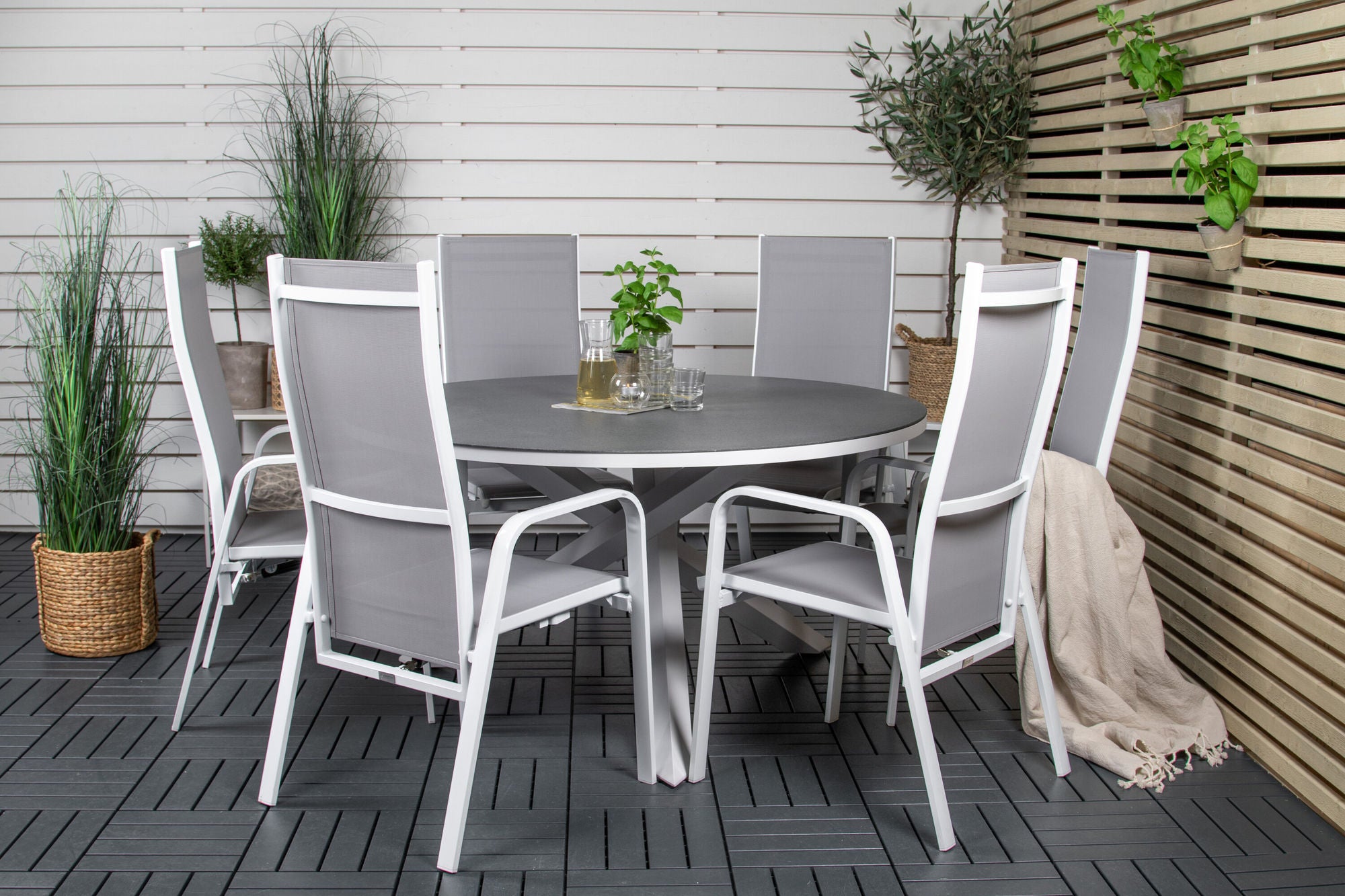 Venture Home Copacabana spisebord ø140 - White Alu / Sprayglass+Copacabana Recliner stol (stackable) - White Alu / Grey Textilene_6