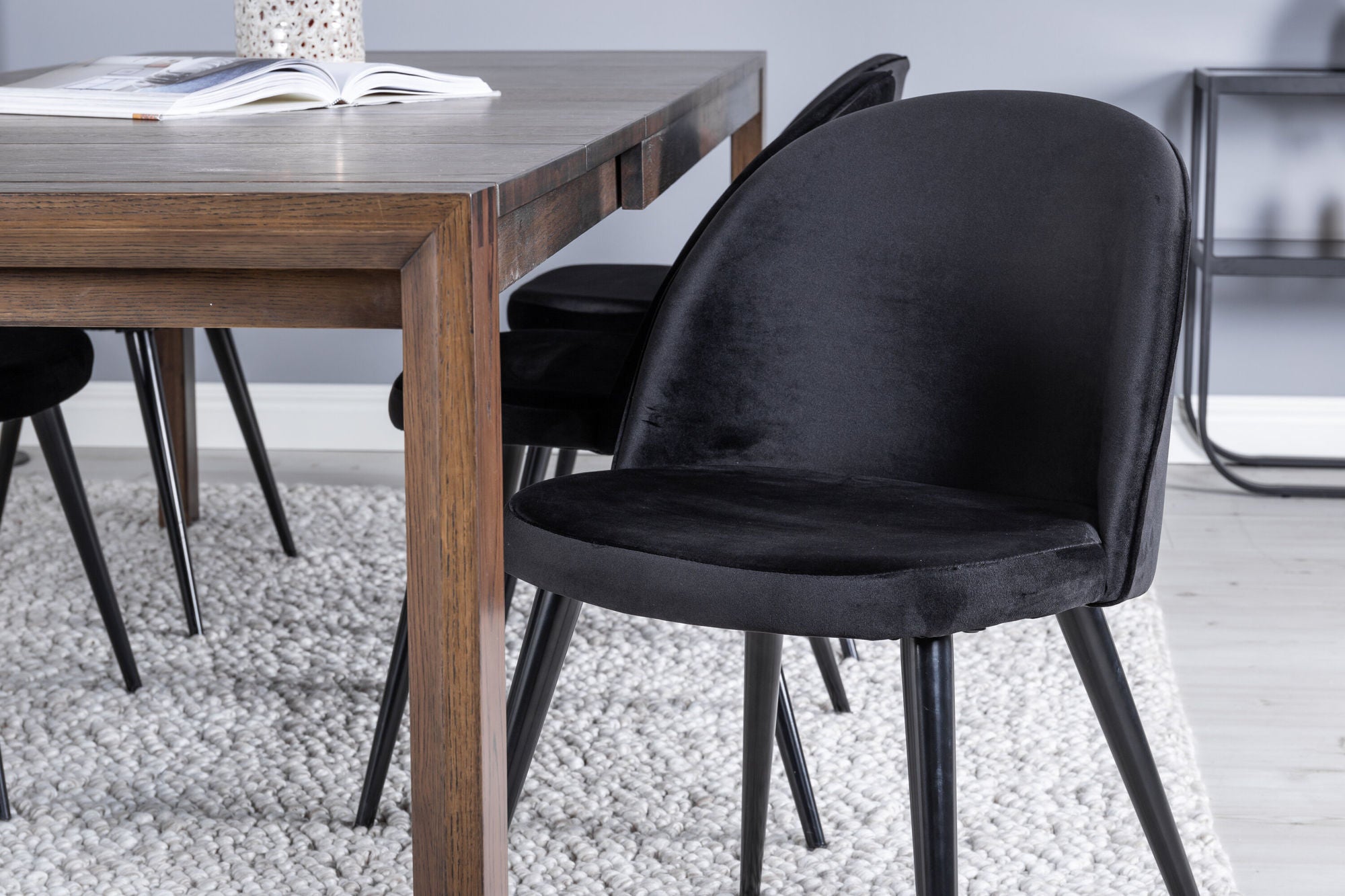 Venture Home Slider Extention bord - Smoked Oak - 170+40+40cm +Velvet Spisebordsstol - Black