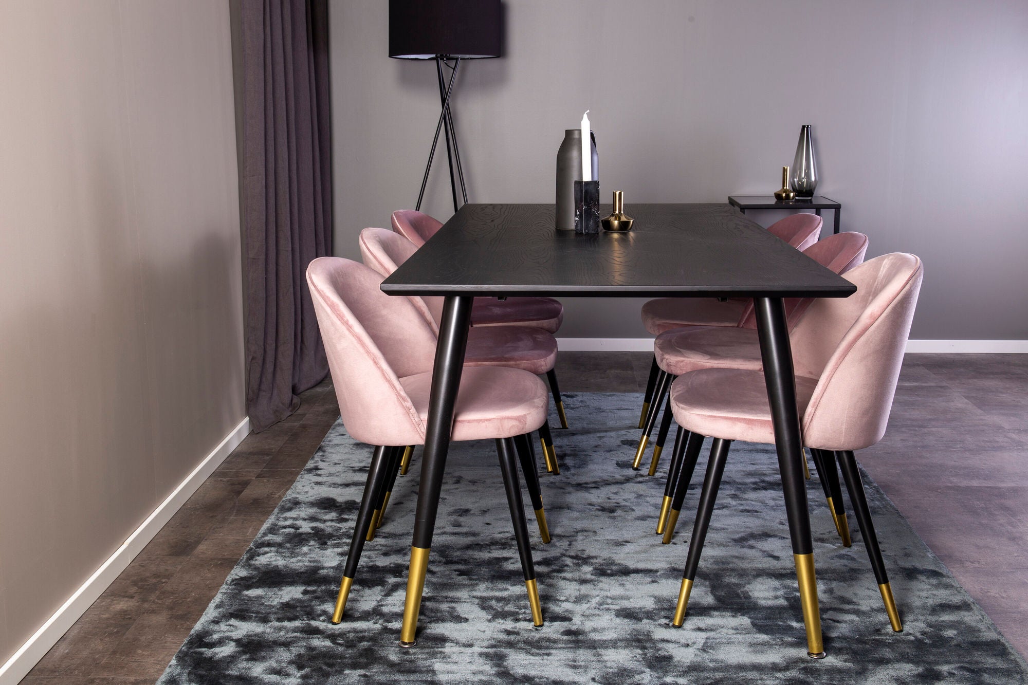 Venture Home Dipp spisebord - 180*90cm - Black Veneer / black legs w brass dipp - Velvet Spisebordsstol Brass - Pink / Black 6