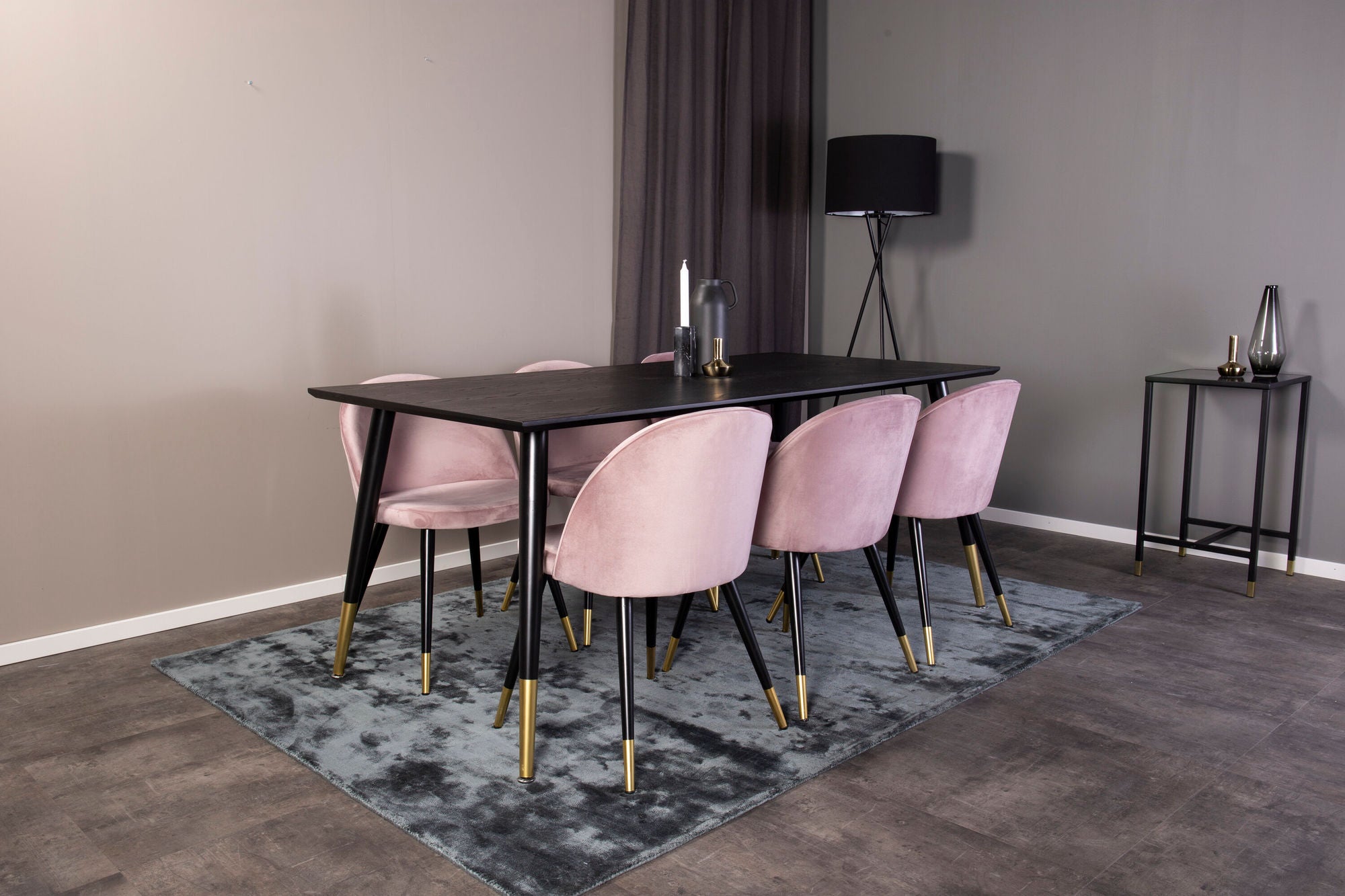 Venture Home Dipp spisebord - 180*90cm - Black Veneer / black legs w brass dipp - Velvet Spisebordsstol Brass - Pink / Black 6