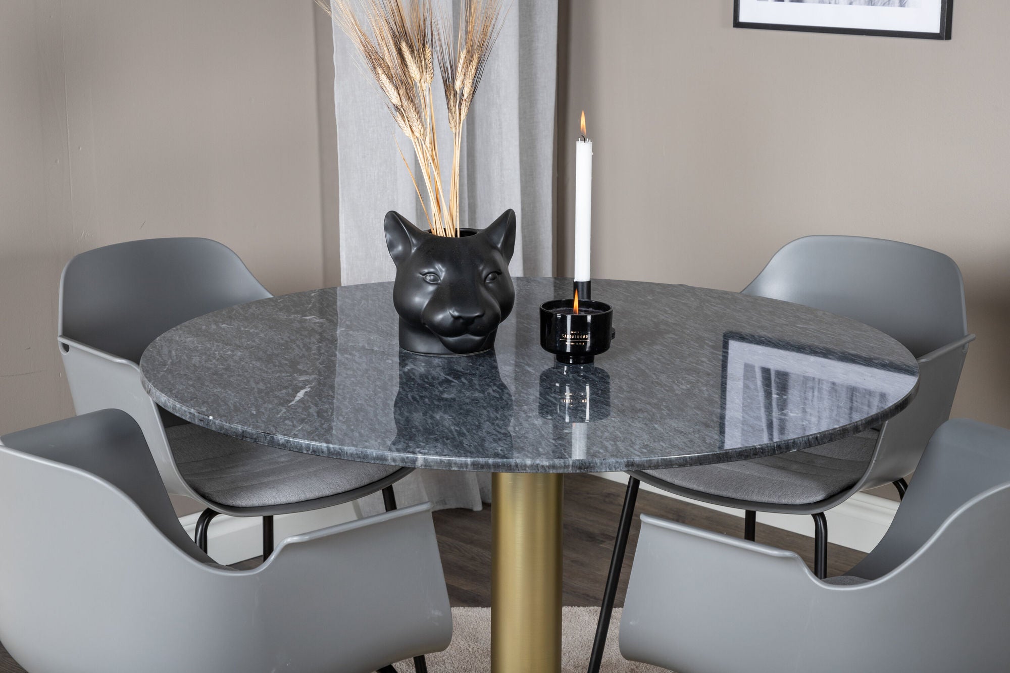 Venture Home Estelle rund spisebord ø106 H75 - Black / Brass+Comfort Plastic Spisebordsstol - Black Legs - Grey Plastic_4