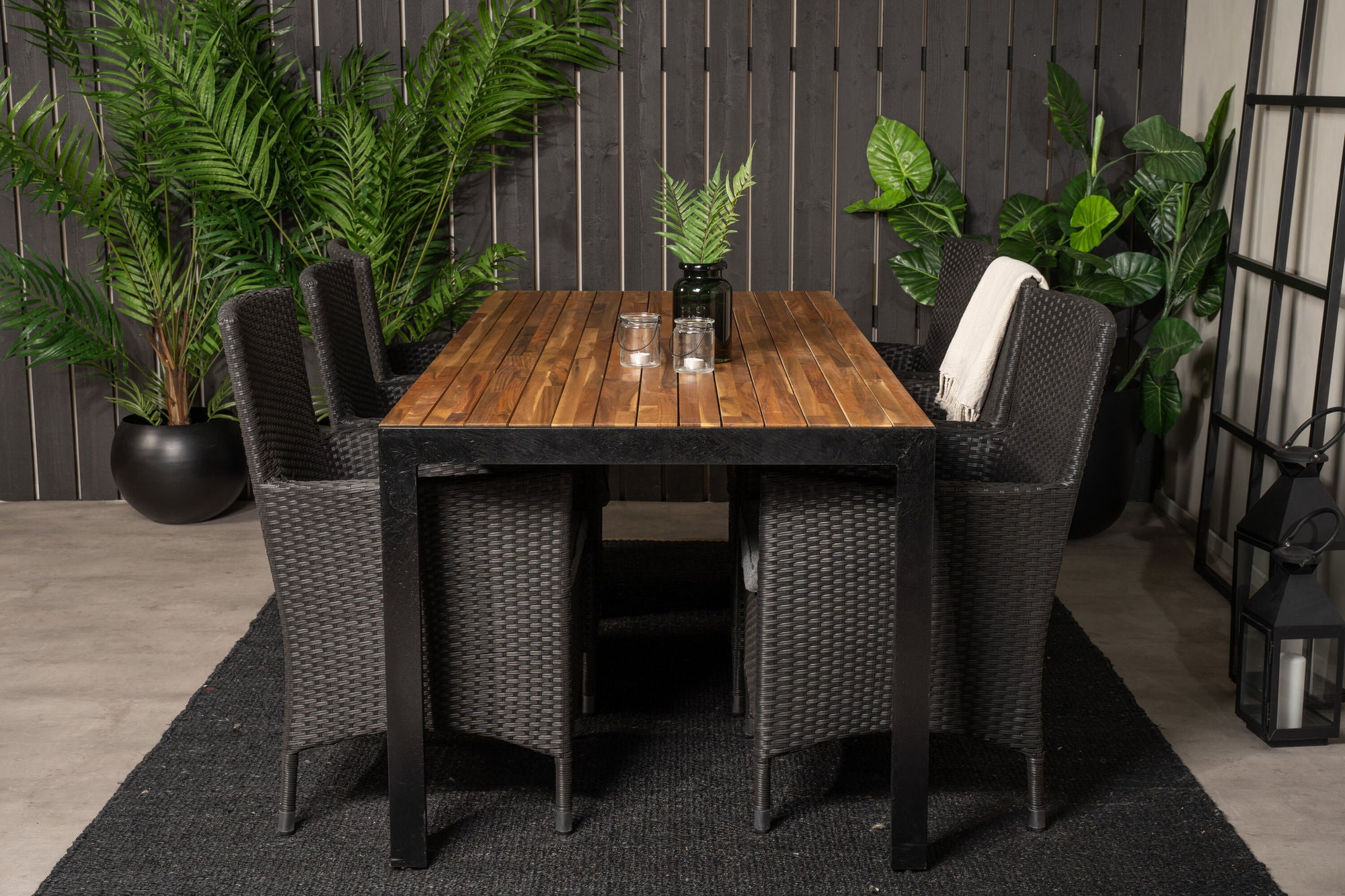 Venture Home Bois spisebord 200*100cm - Black Legs / Acacia +Malin Arm stol with cushion