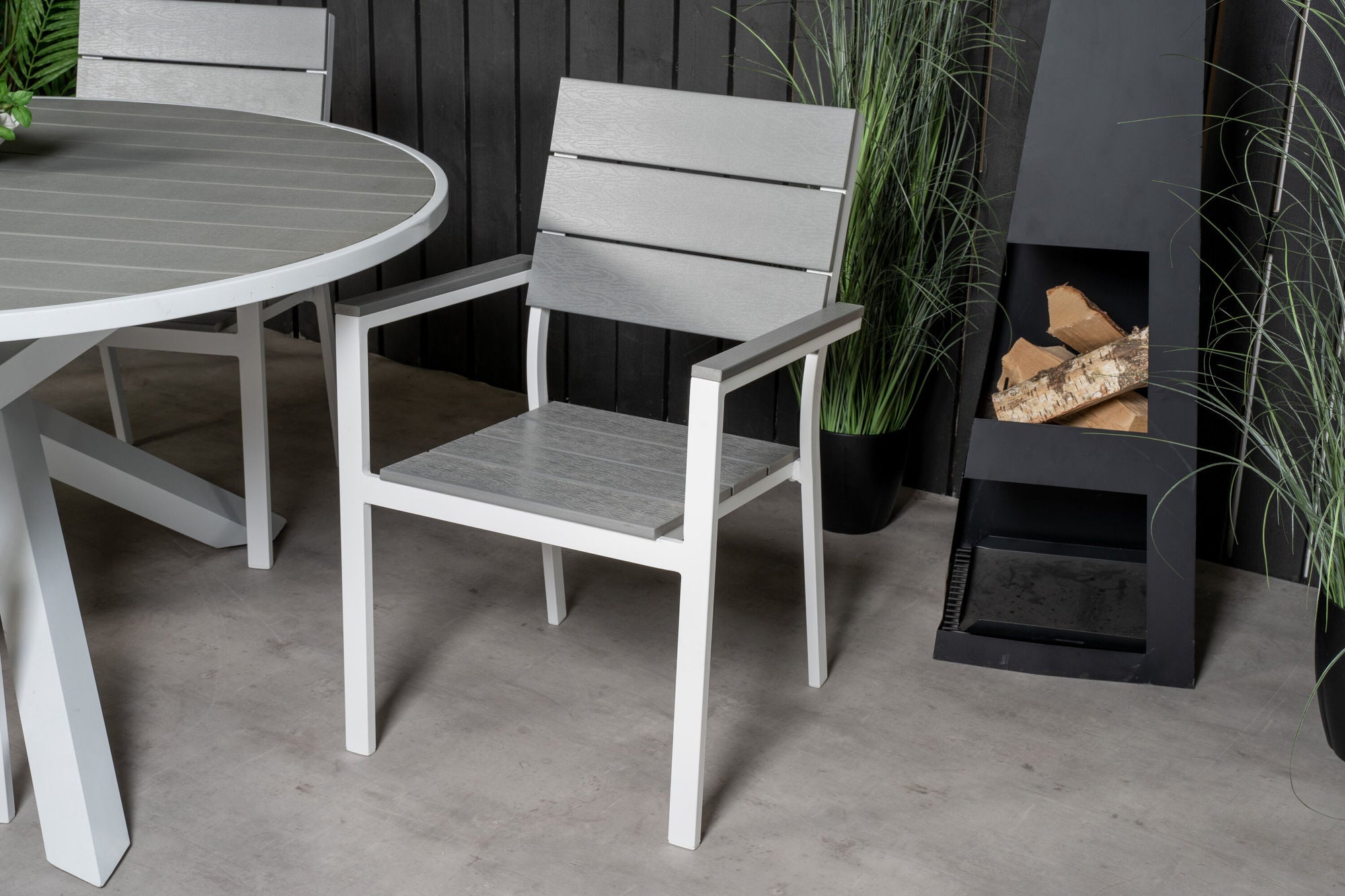 Venture Home Parma bord ø 140 - White/Grey - Levels stol (stackable) - White Alu / Grey Aintwood 6
