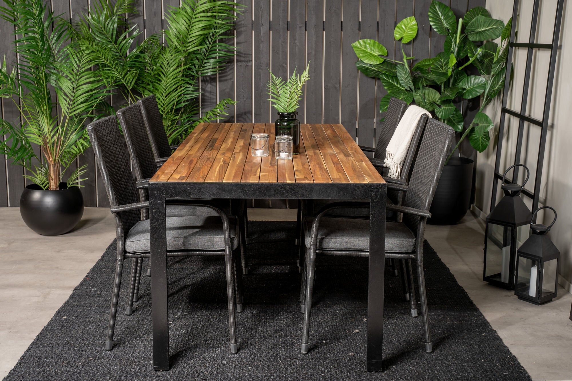 Venture Home Bois spisebord 200*100cm - Black Legs / Acacia +Anna Arm stol (stackable) -