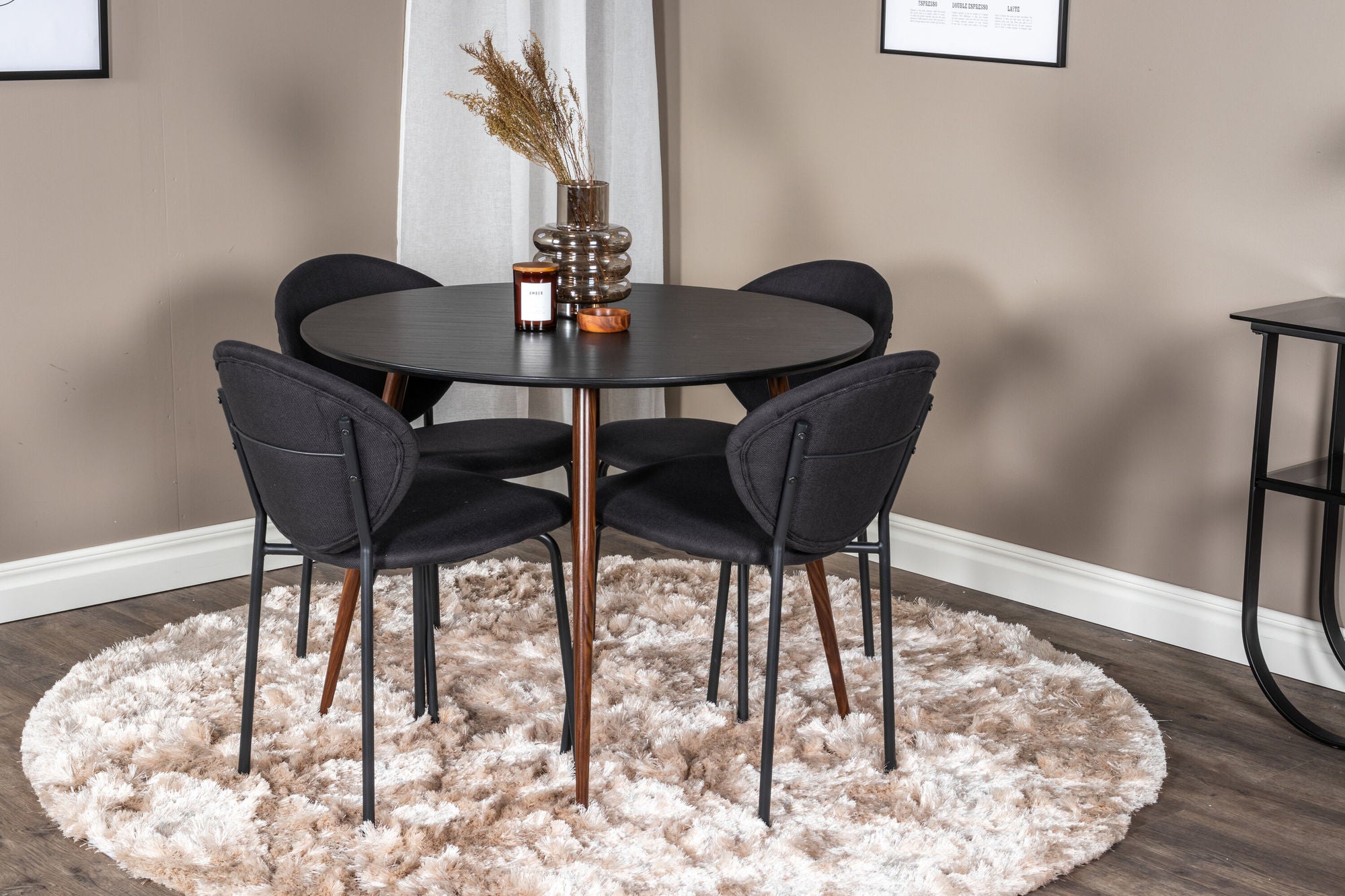 Venture Home Plaza rund bord 100 cm - Black Top - Walnut legs+Vault Spisebordsstol - Black Legs - Black Fabric_4