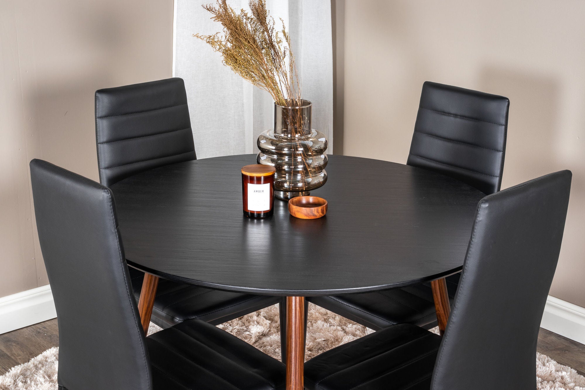 Venture Home Plaza rund bord 100 cm - Black Top - Walnut legs+Slim High Back Spisebordsstol - Black Legs - Black PU_4