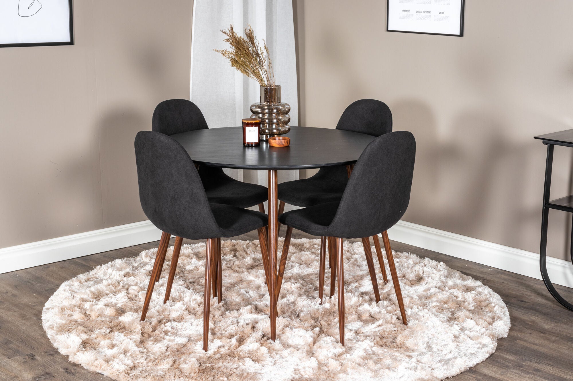 Venture Home Plaza rund bord 100 cm - Black Top - Walnut legs+Polar Spisebordsstol - Walnut Legs - Black Fabric_4