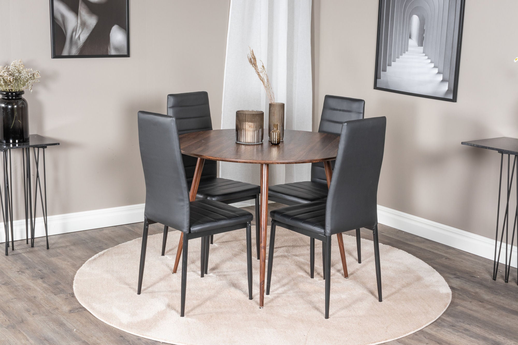 Venture Home Plaza rund bord 100 cm - Walnut top - Walnut legs+Slim High Back Spisebordsstol - Black Legs - Black PU_4