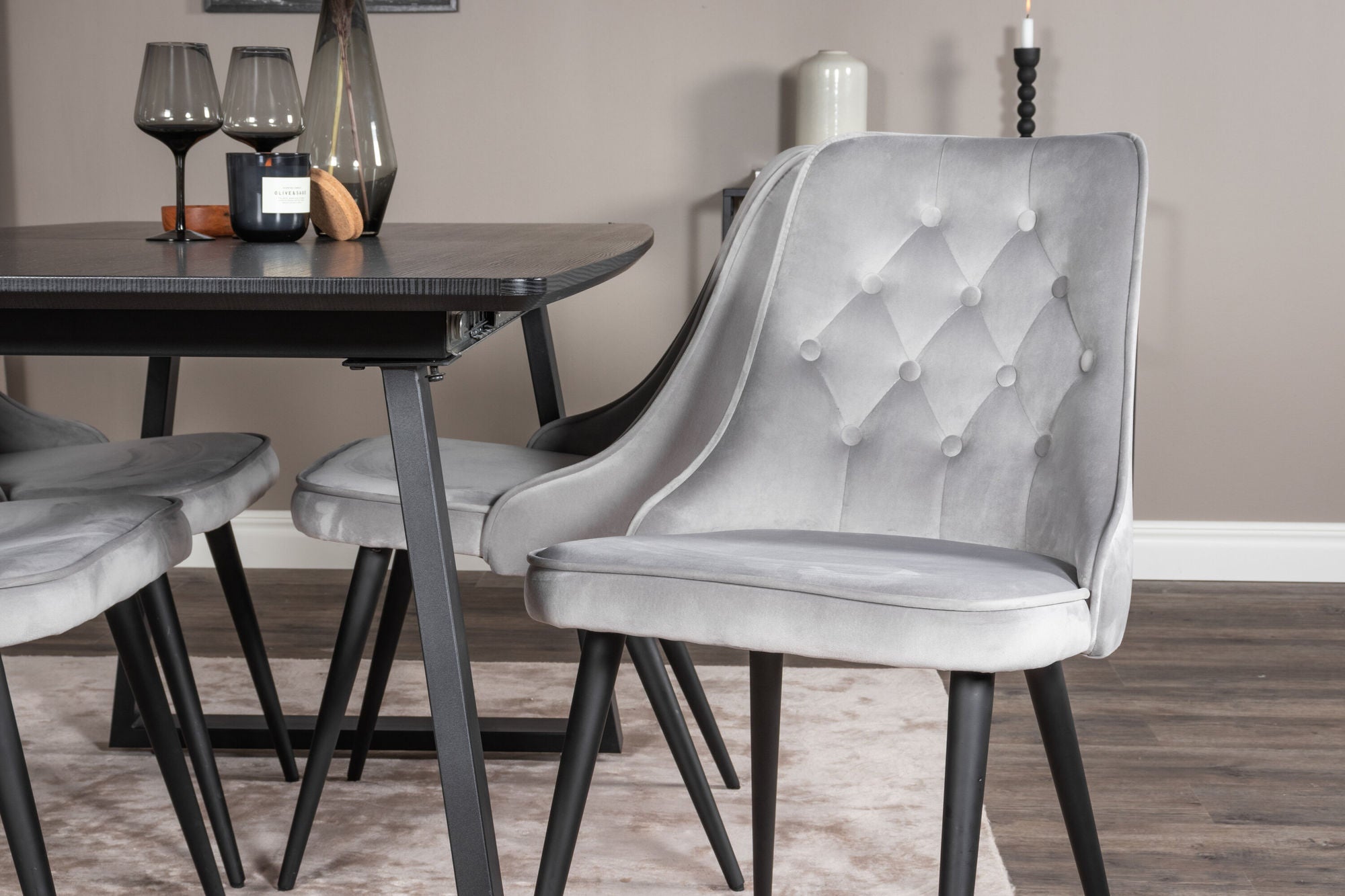 Venture Home Inca Extentionbord - Black top / black Legs+Velvet Deluxe Spisebordsstol - Light Grey / Black_4