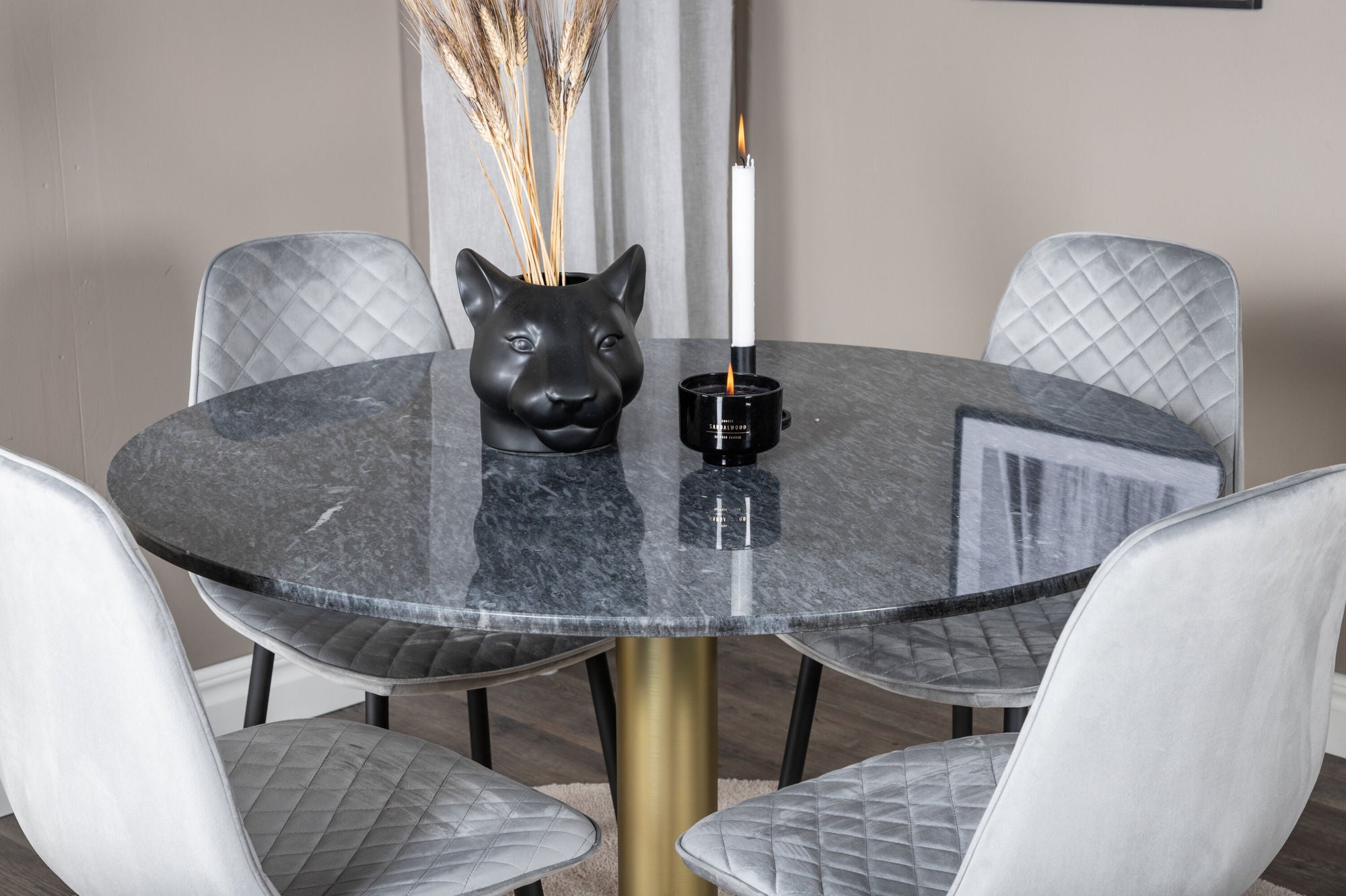 Venture Home Estelle rund spisebord ø106 H75 - Black / Brass+Polar Diamond Spisebordsstol - Black Legs - Grey Velvet_4