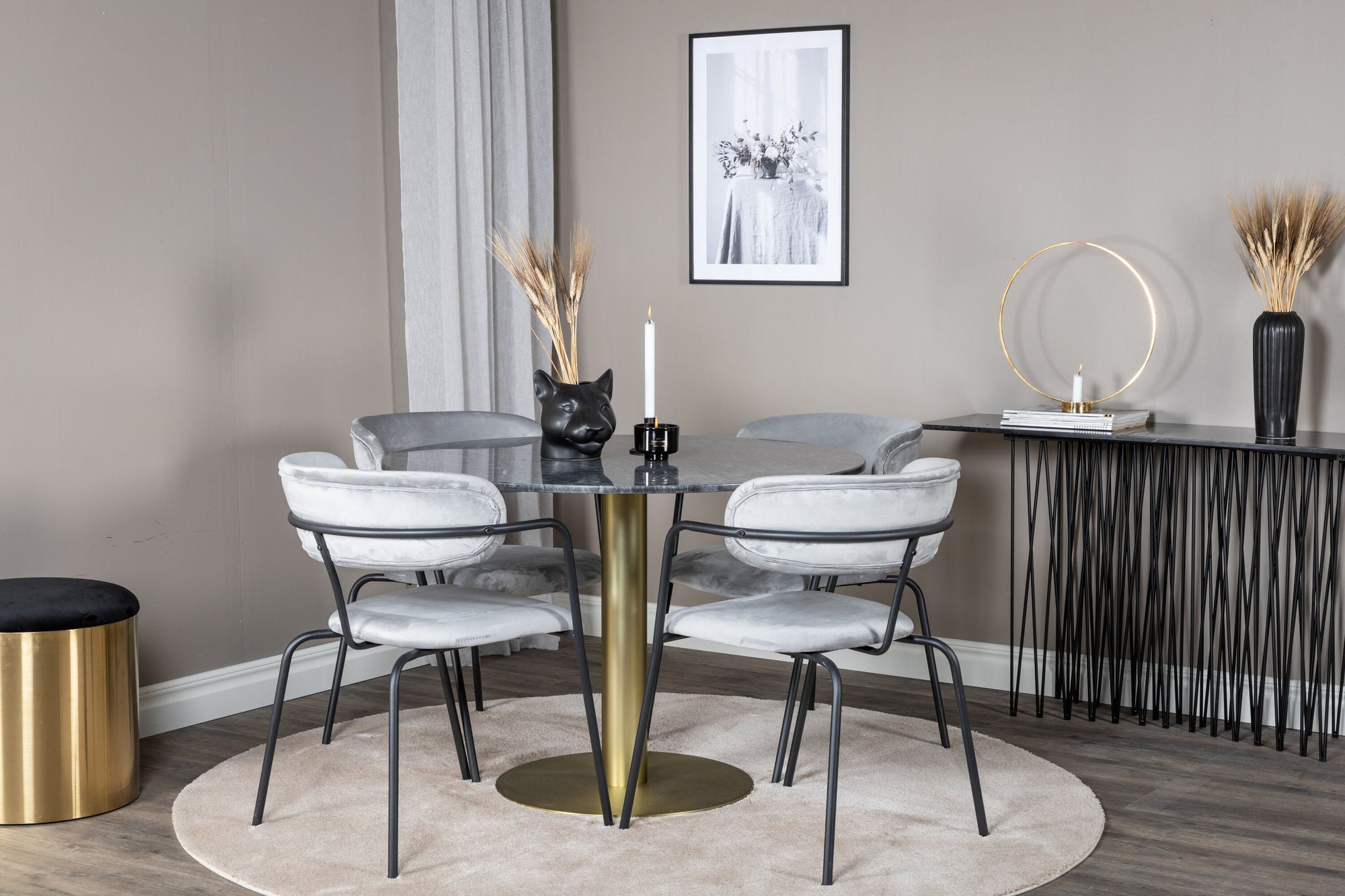 Venture Home Estelle rund spisebord ø106 H75 - Black / Brass+Arrow armchair - Black Legs - Grey Velvet_4